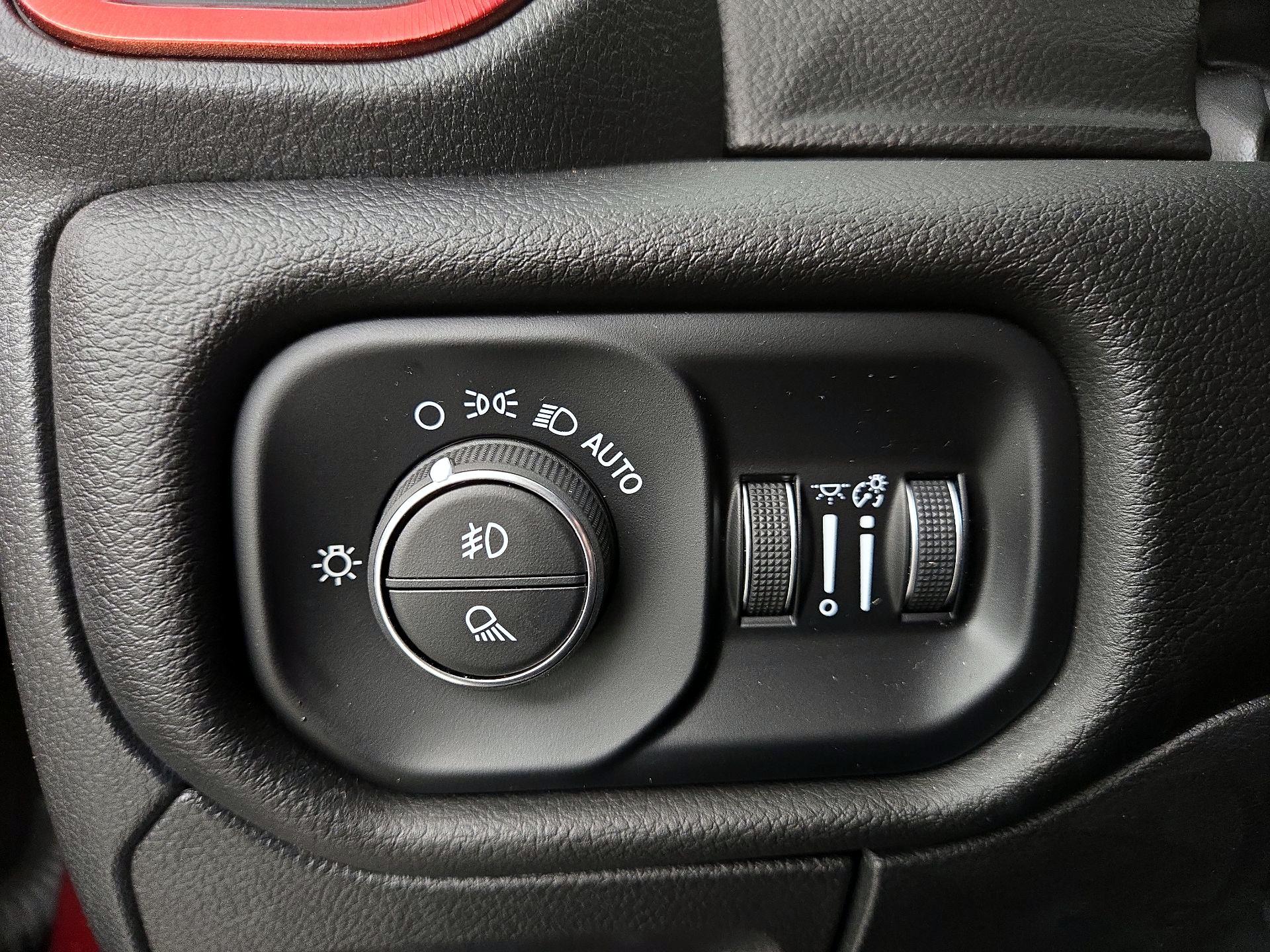 Thumbnail: 2025 RAM 1500 - 13