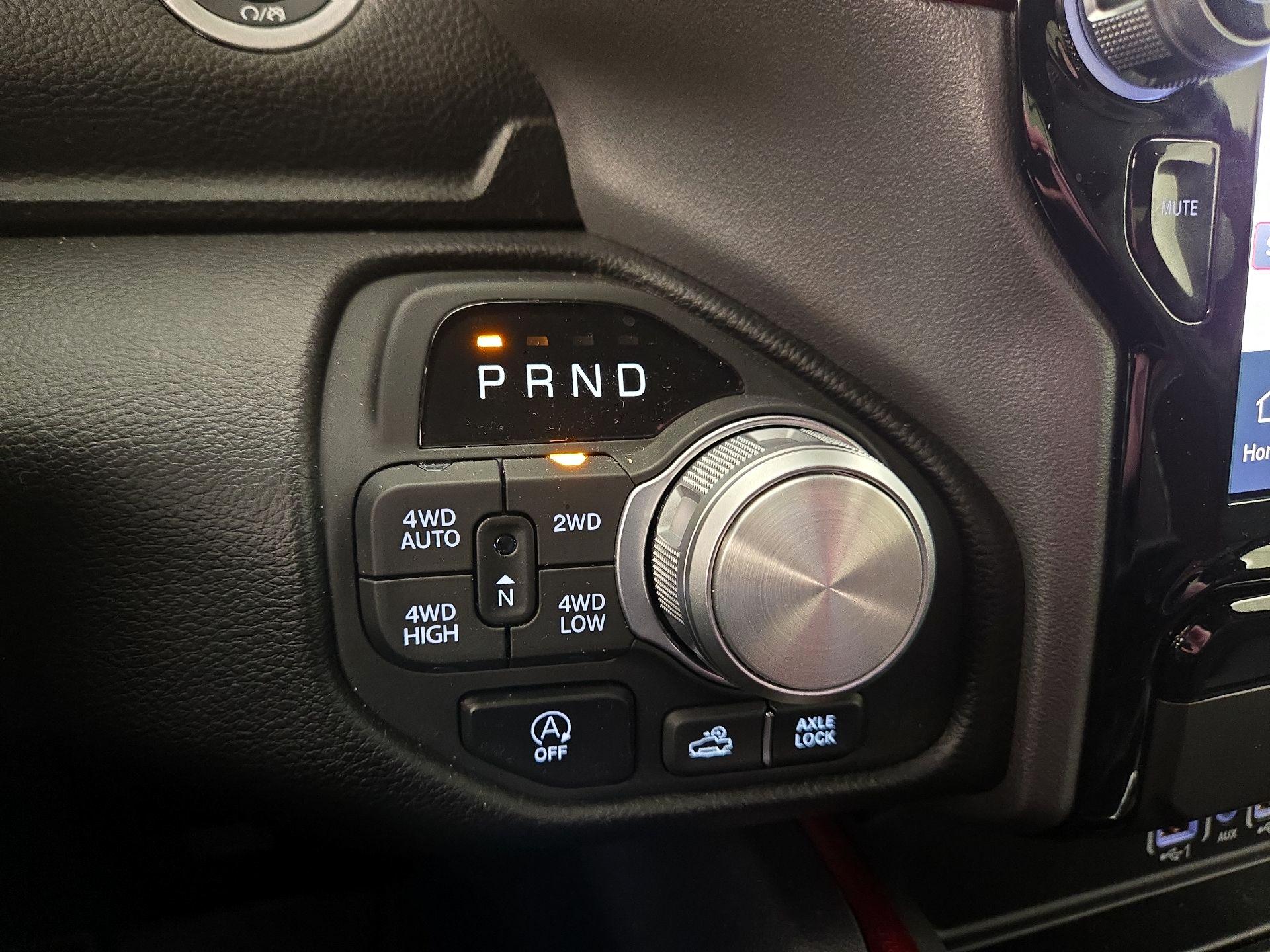 Thumbnail: 2025 RAM 1500 - 18