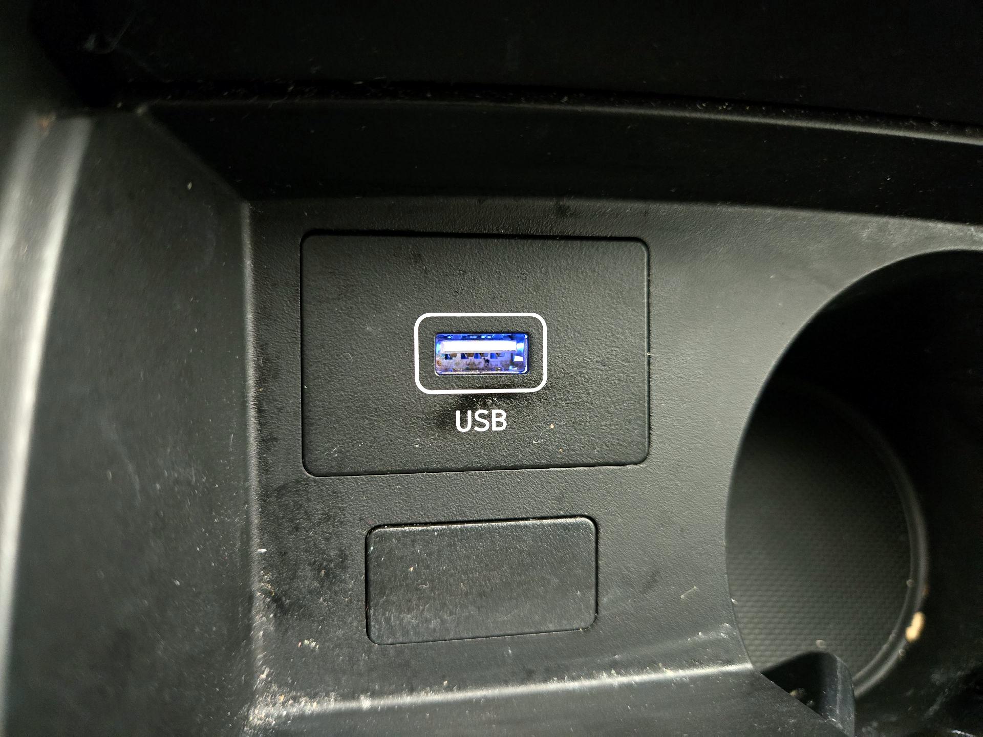 Thumbnail: 2023 Hyundai Santa Fe - 18