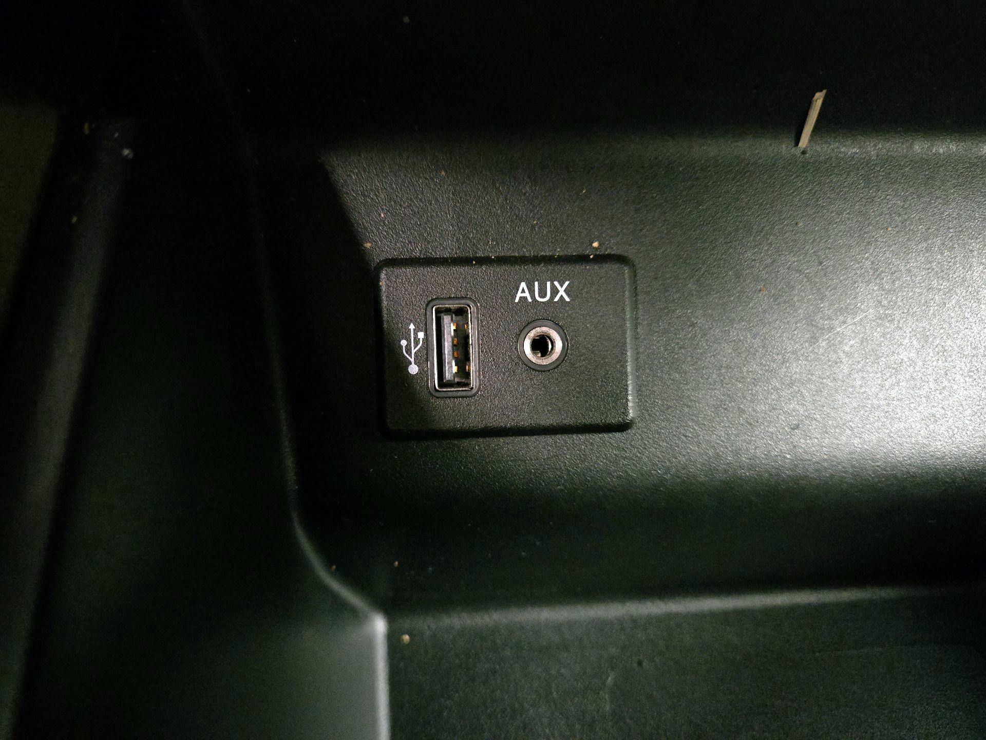 Thumbnail: 2017 Nissan Altima - 18