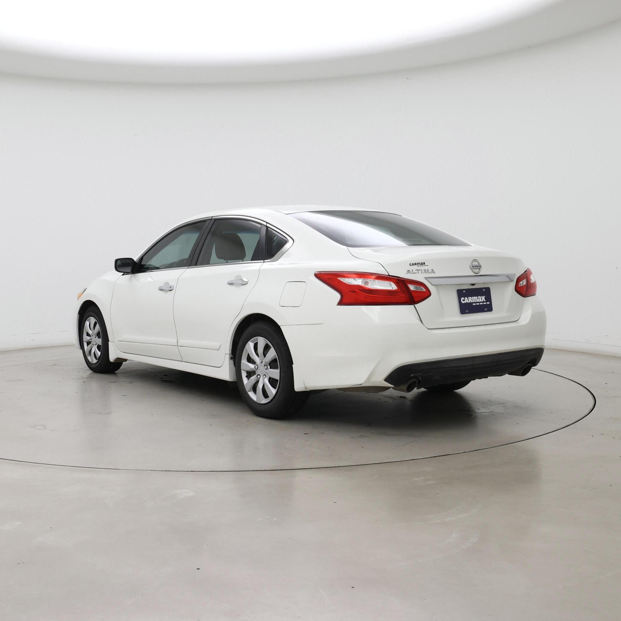 Thumbnail: 2017 Nissan Altima - 2