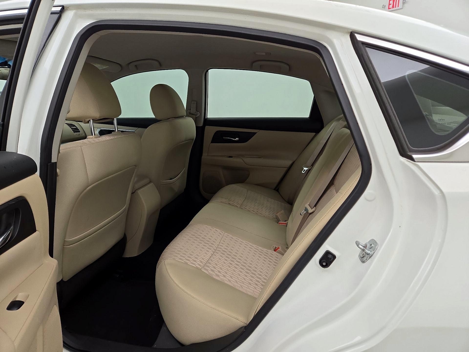 Thumbnail: 2017 Nissan Altima - 19