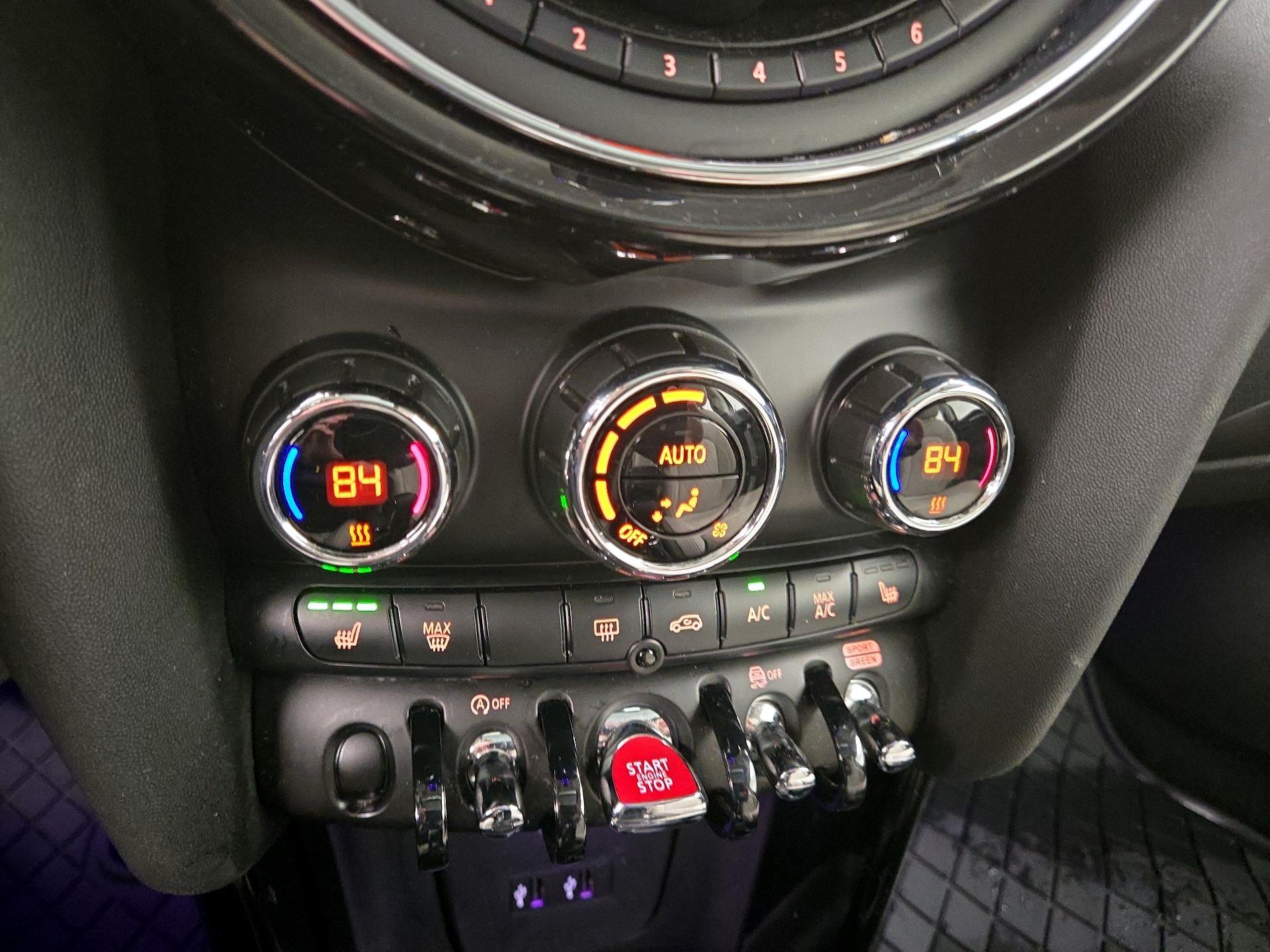 Thumbnail: 2020 MINI Cooper Hardtop - 17