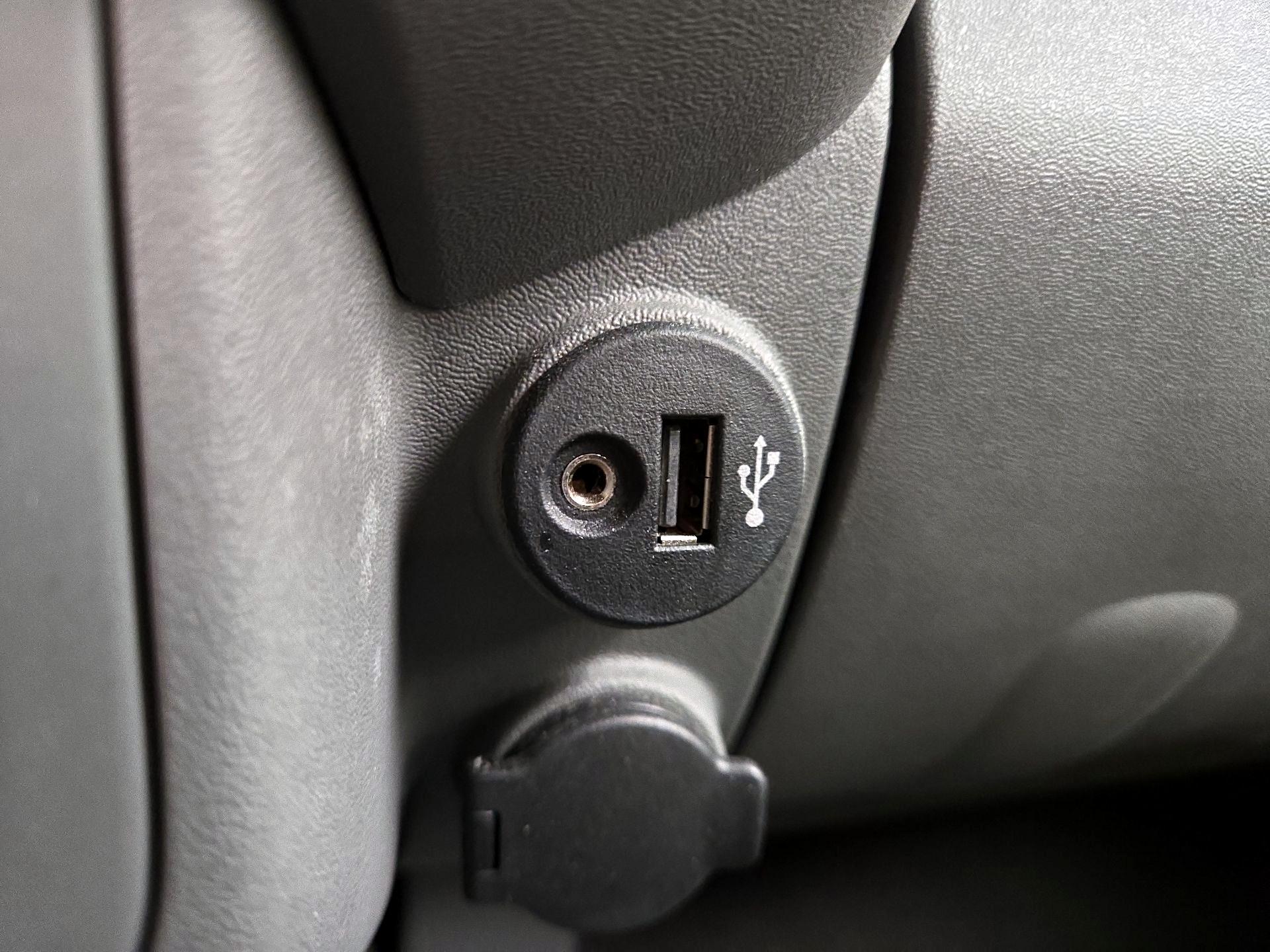 Thumbnail: 2021 Nissan Frontier - 18