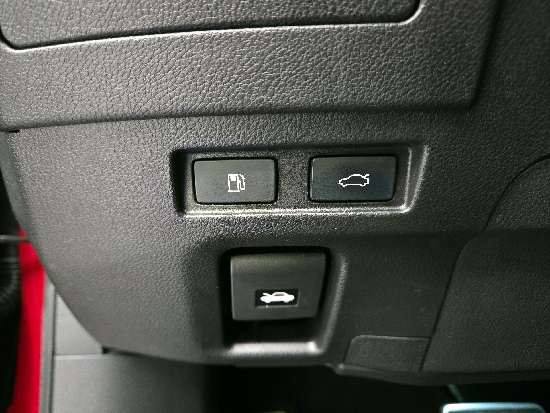 Thumbnail: 2022 Lexus ES - 13