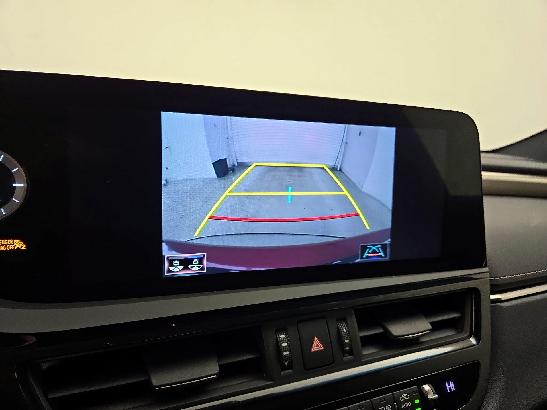 Thumbnail: 2022 Lexus ES - 15