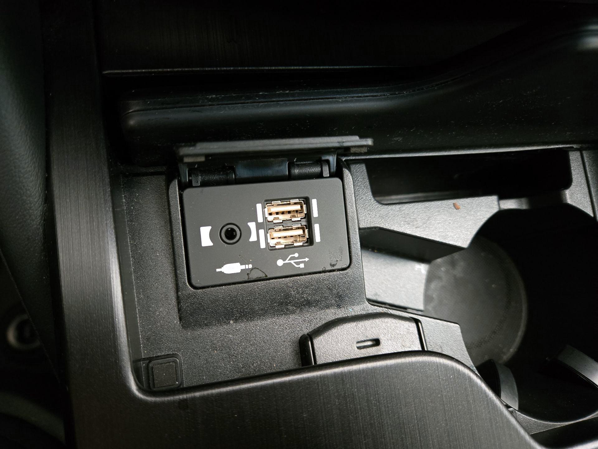 Thumbnail: 2022 Lexus ES - 19