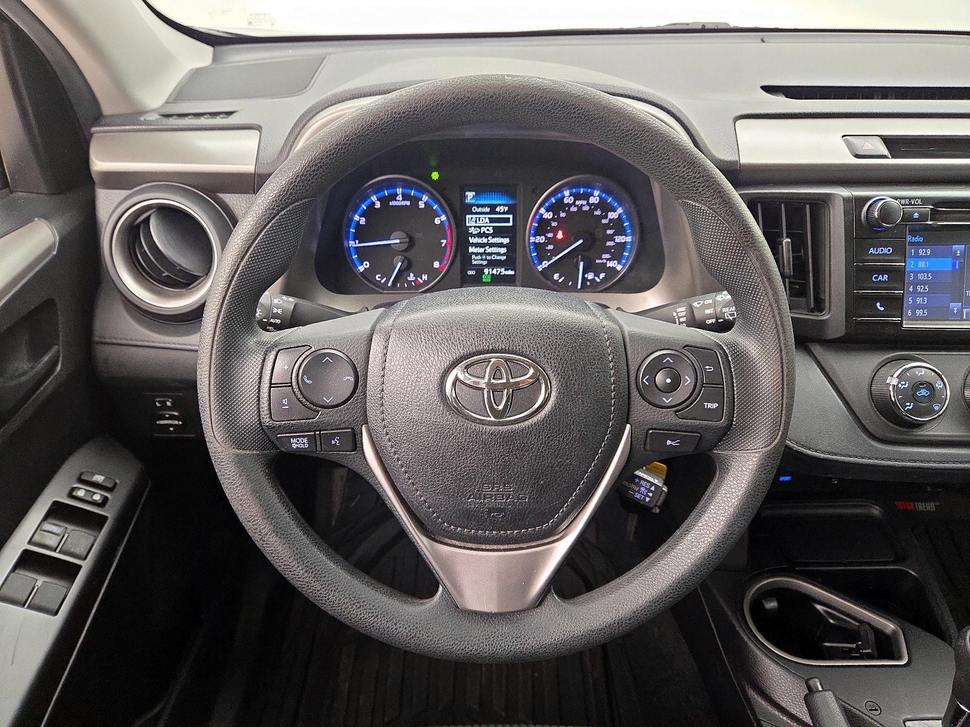 Thumbnail: 2018 Toyota RAV4 - 10