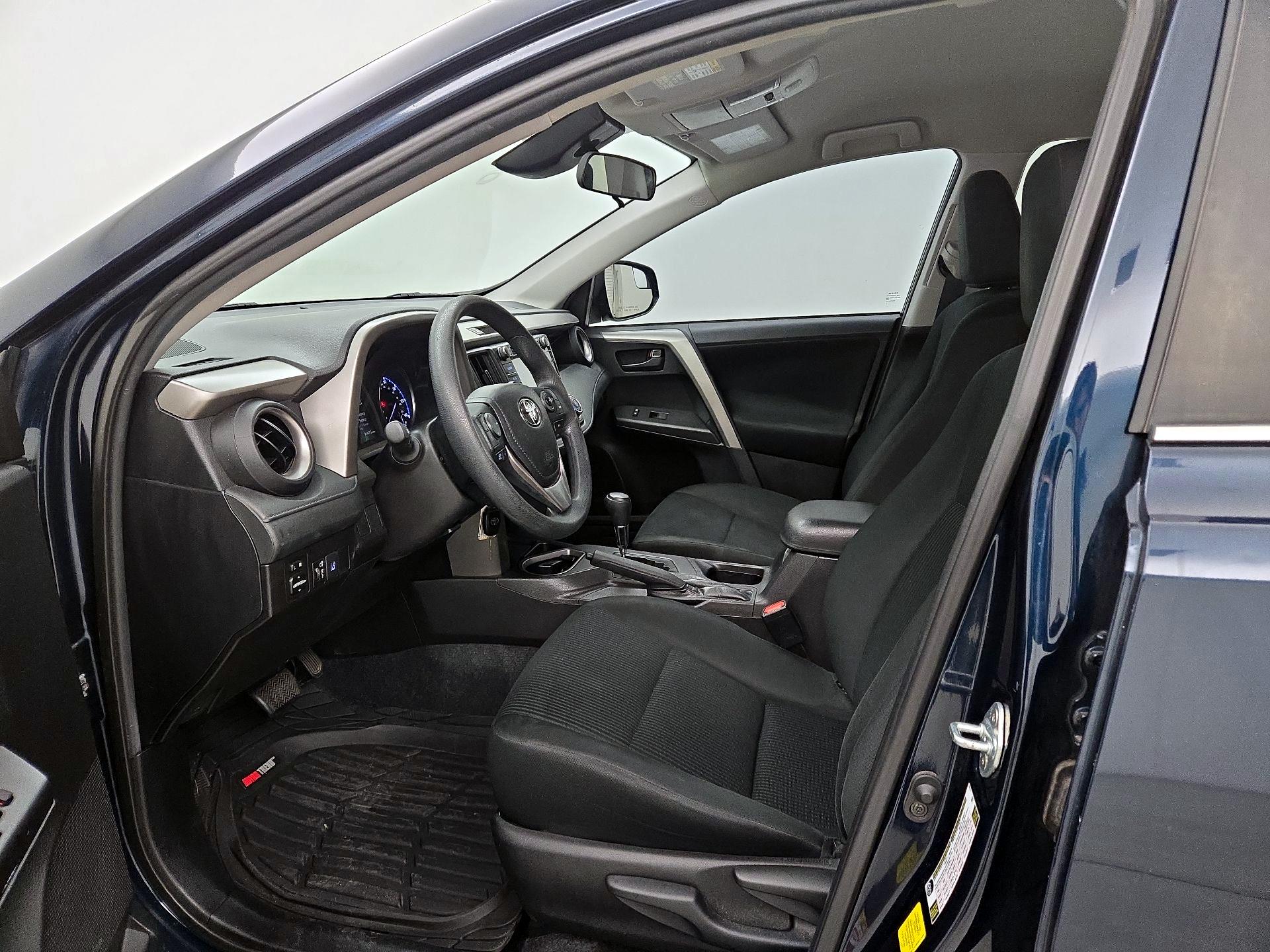 Thumbnail: 2018 Toyota RAV4 - 11