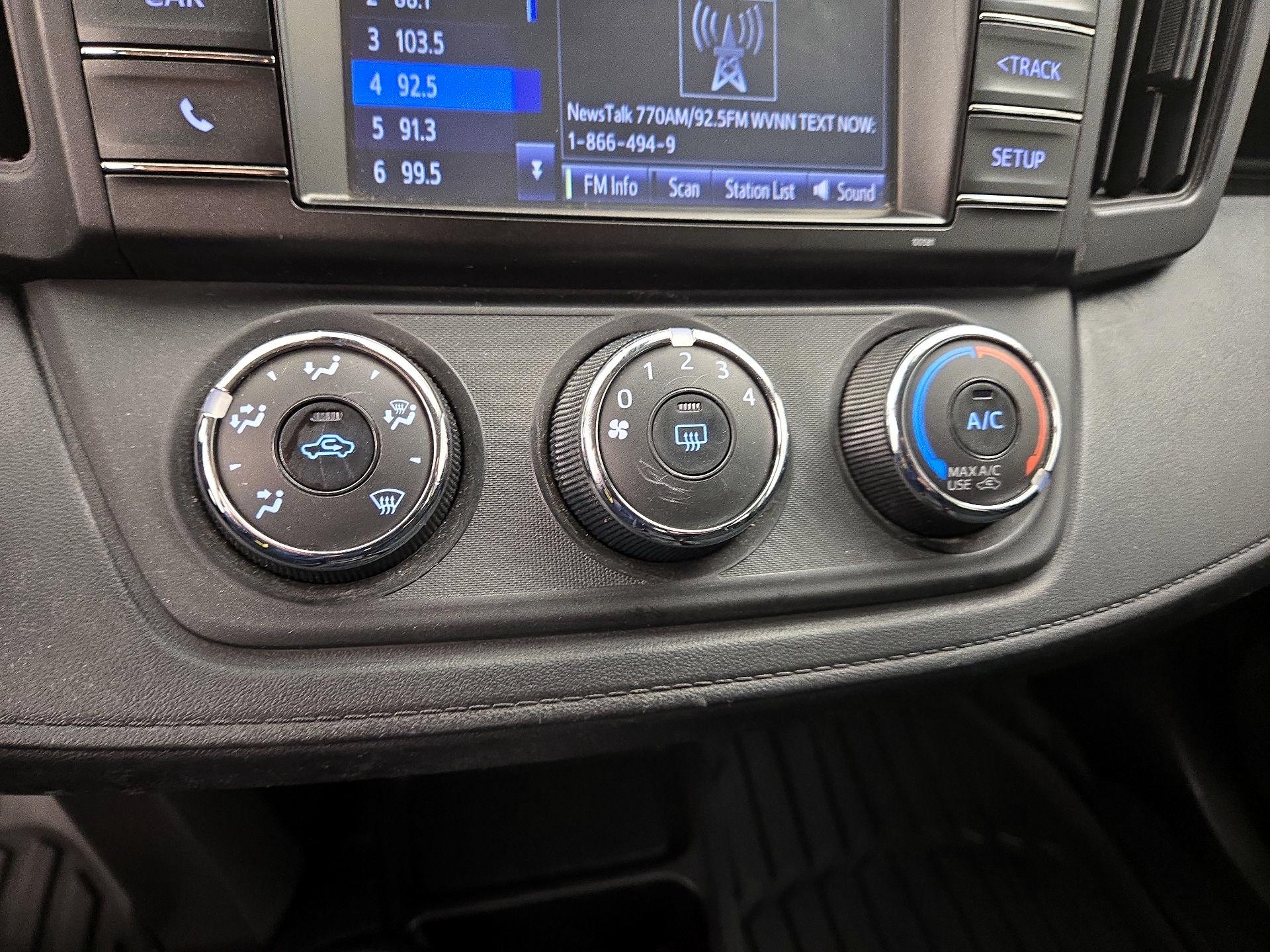 Thumbnail: 2018 Toyota RAV4 - 16