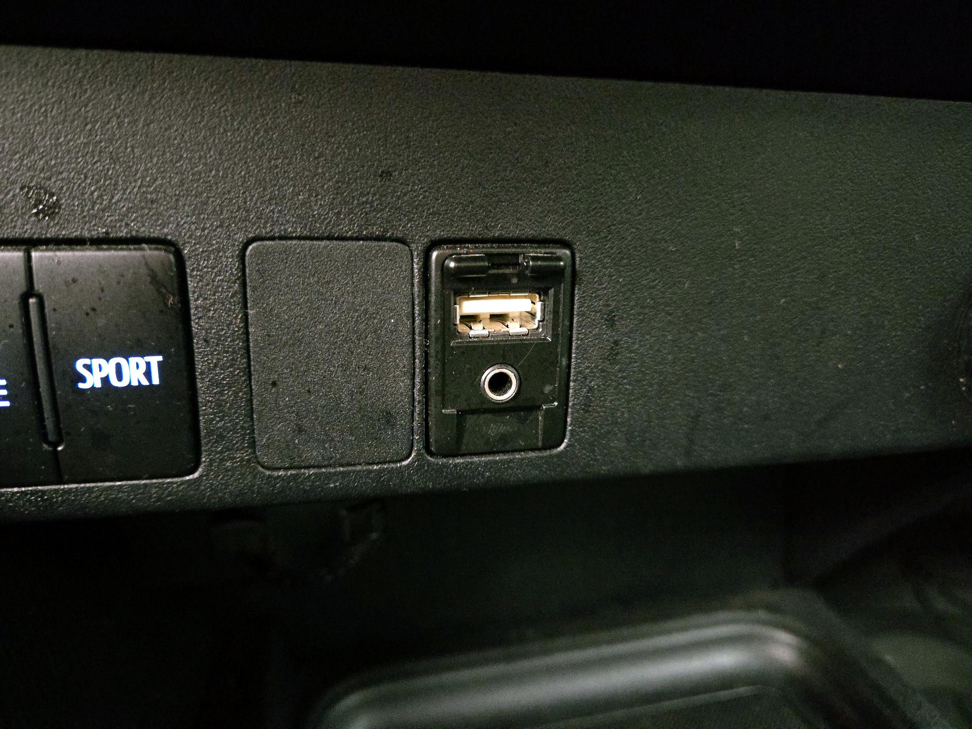 Thumbnail: 2018 Toyota RAV4 - 18