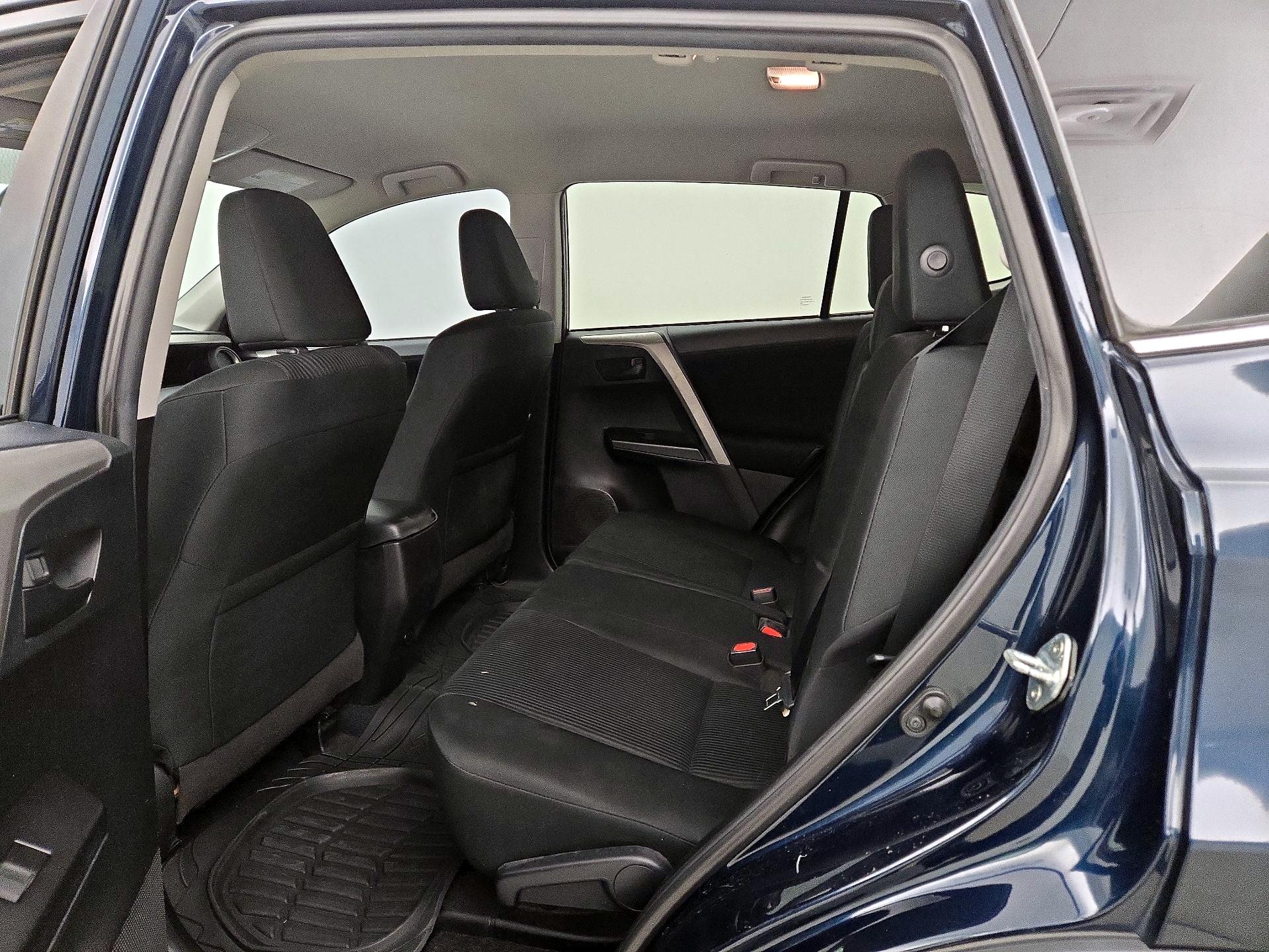 Thumbnail: 2018 Toyota RAV4 - 19