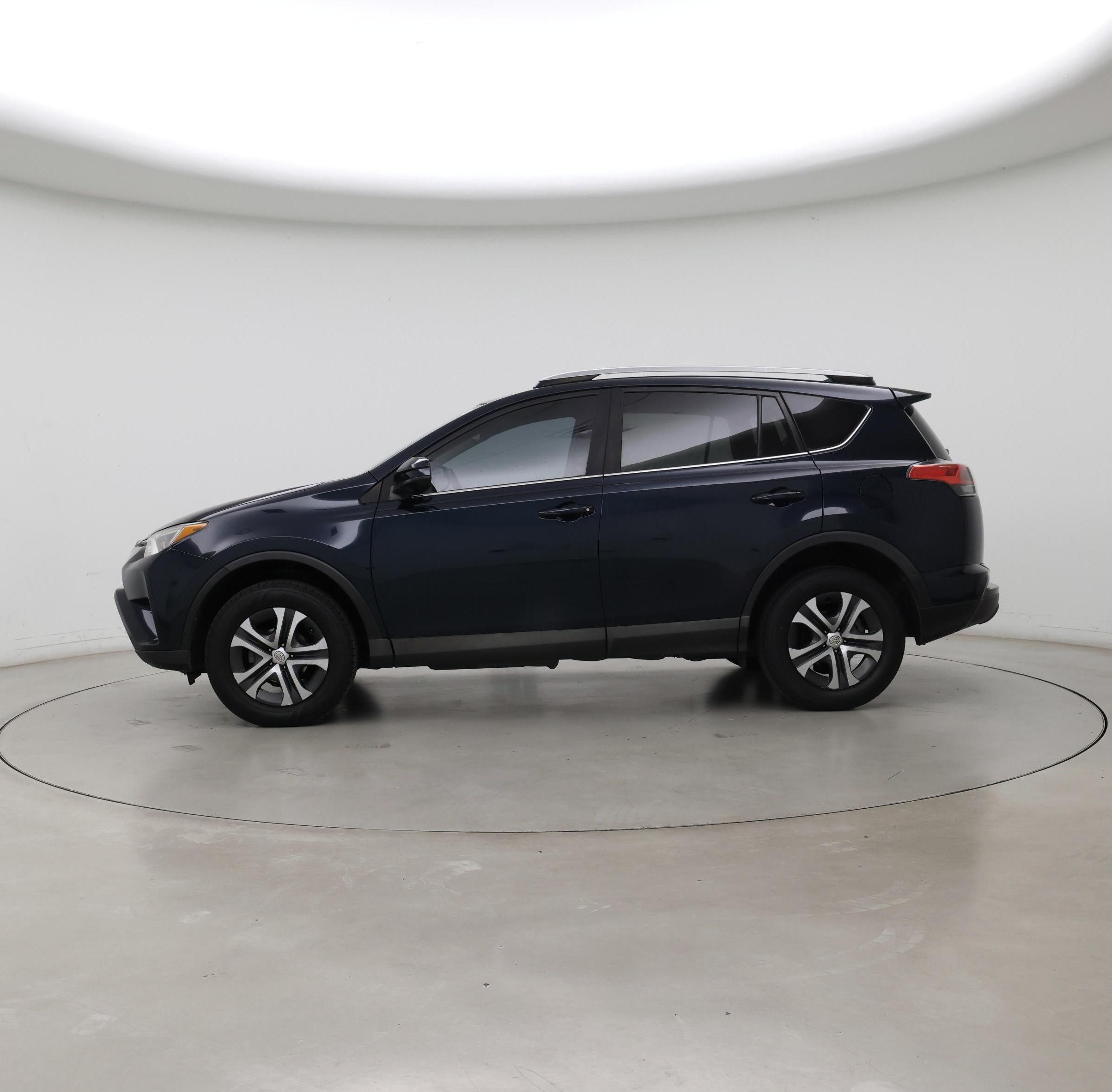 Thumbnail: 2018 Toyota RAV4 - 3