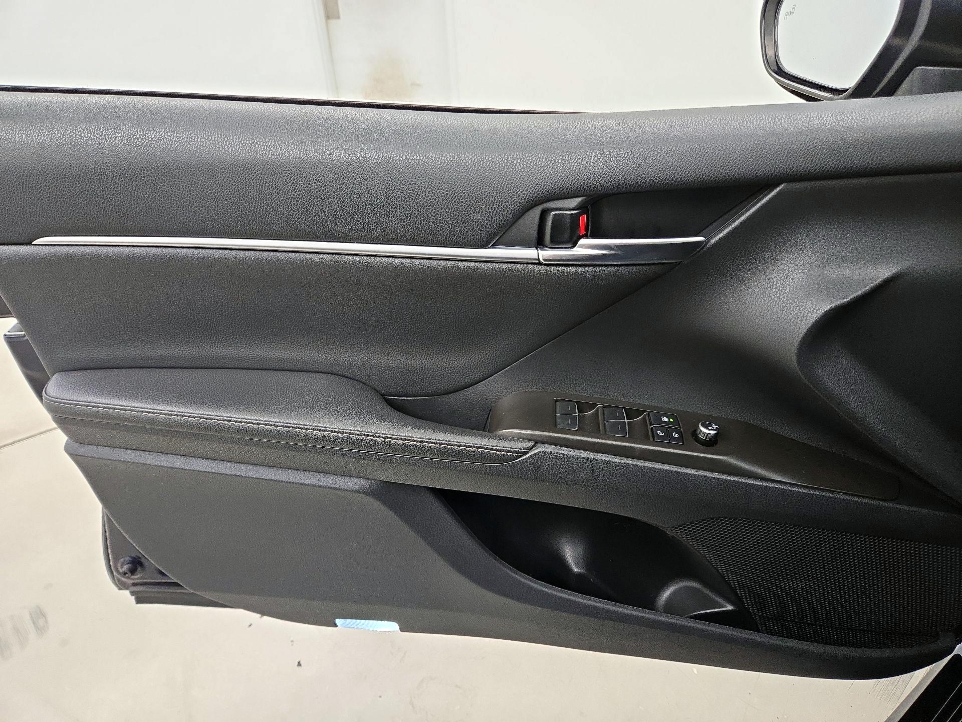 Thumbnail: 2021 Toyota Camry - 12