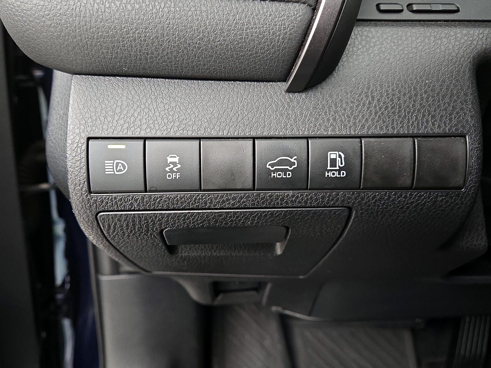 Thumbnail: 2021 Toyota Camry - 13