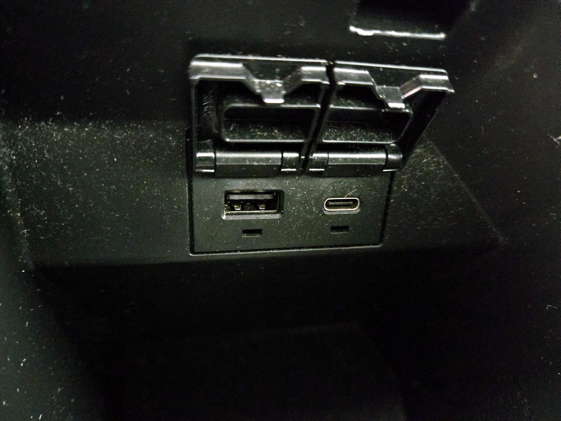 Thumbnail: 2021 Toyota Camry - 18