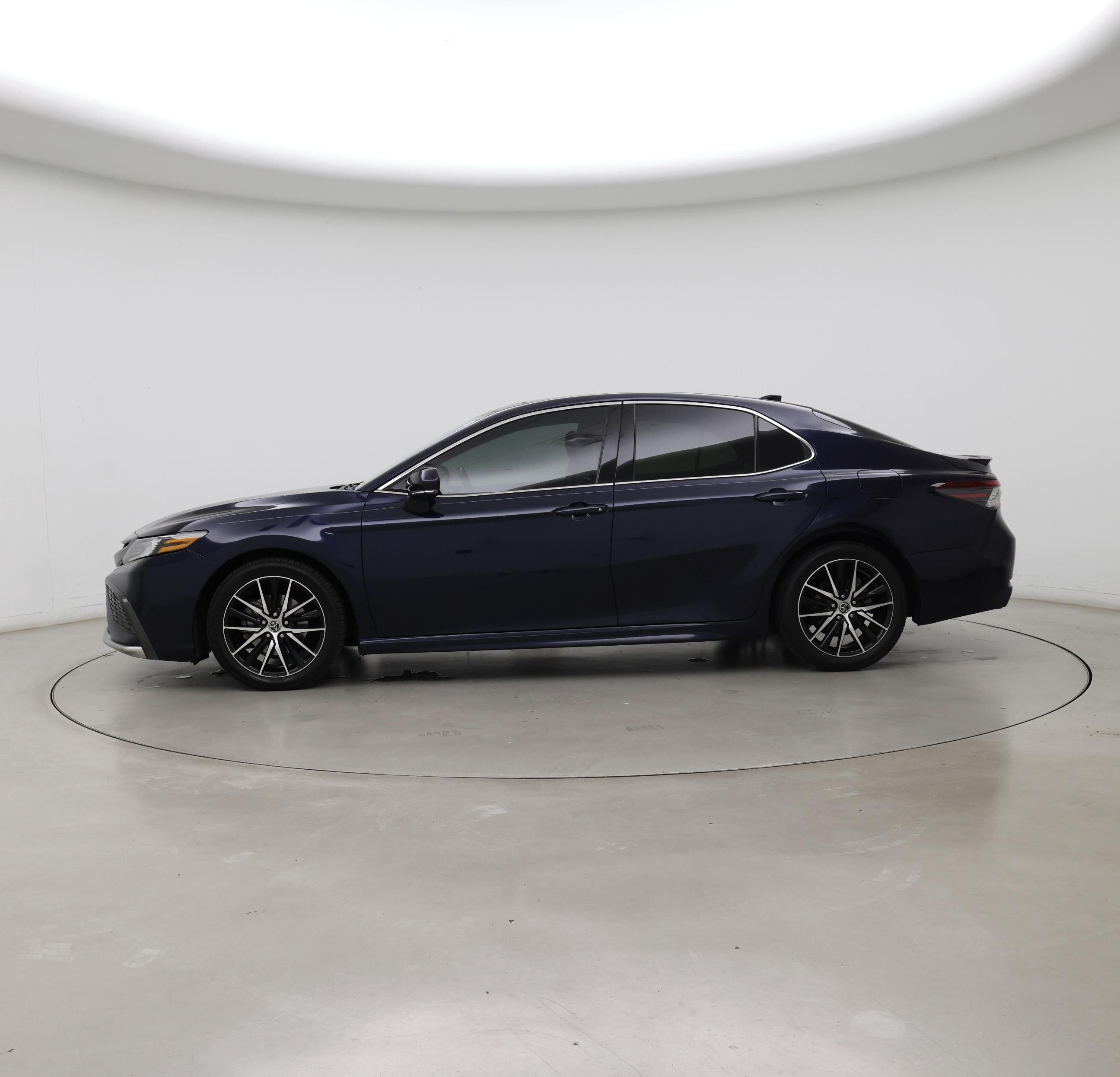 Thumbnail: 2021 Toyota Camry - 3