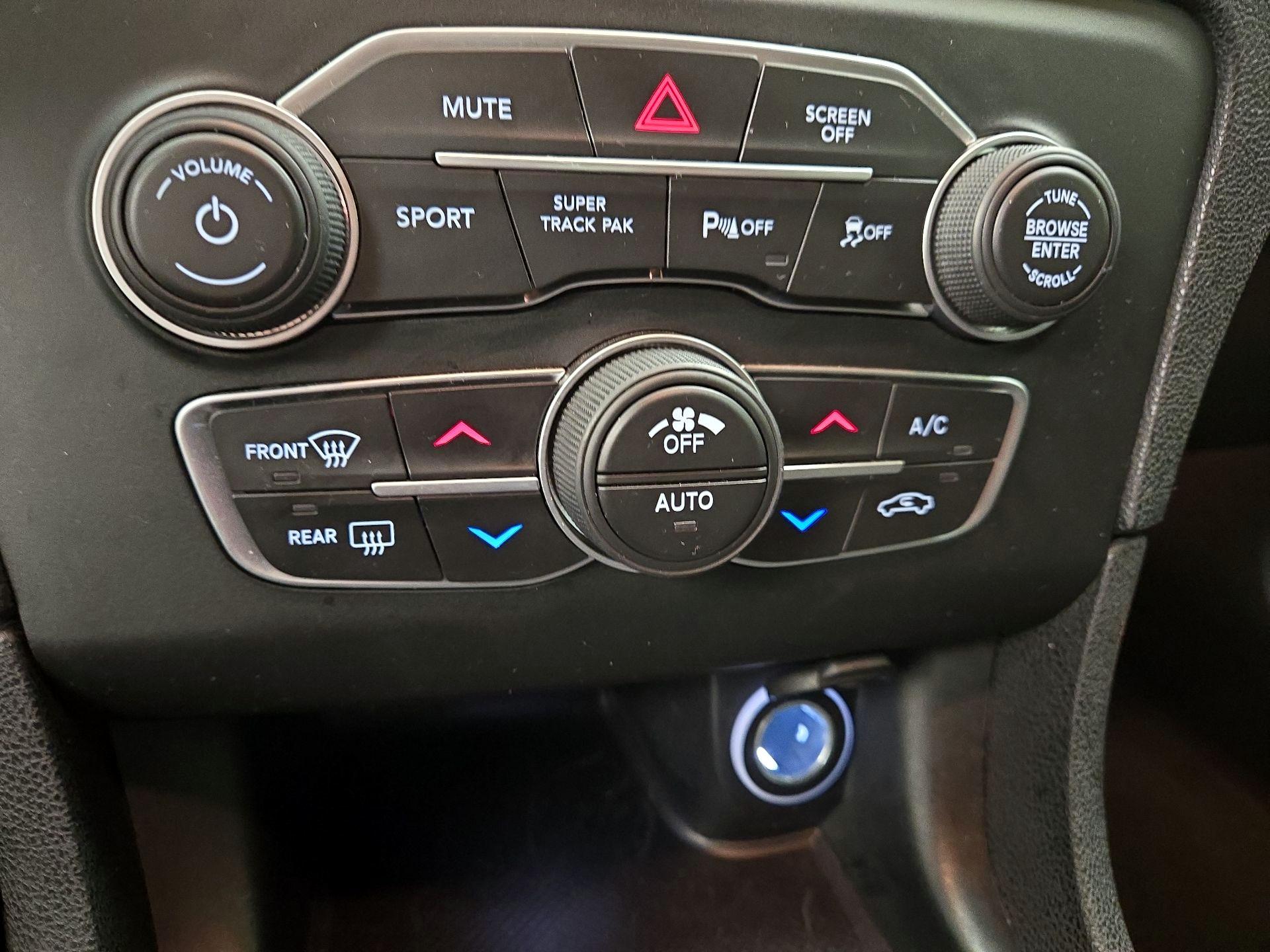 Thumbnail: 2023 Dodge Charger - 16