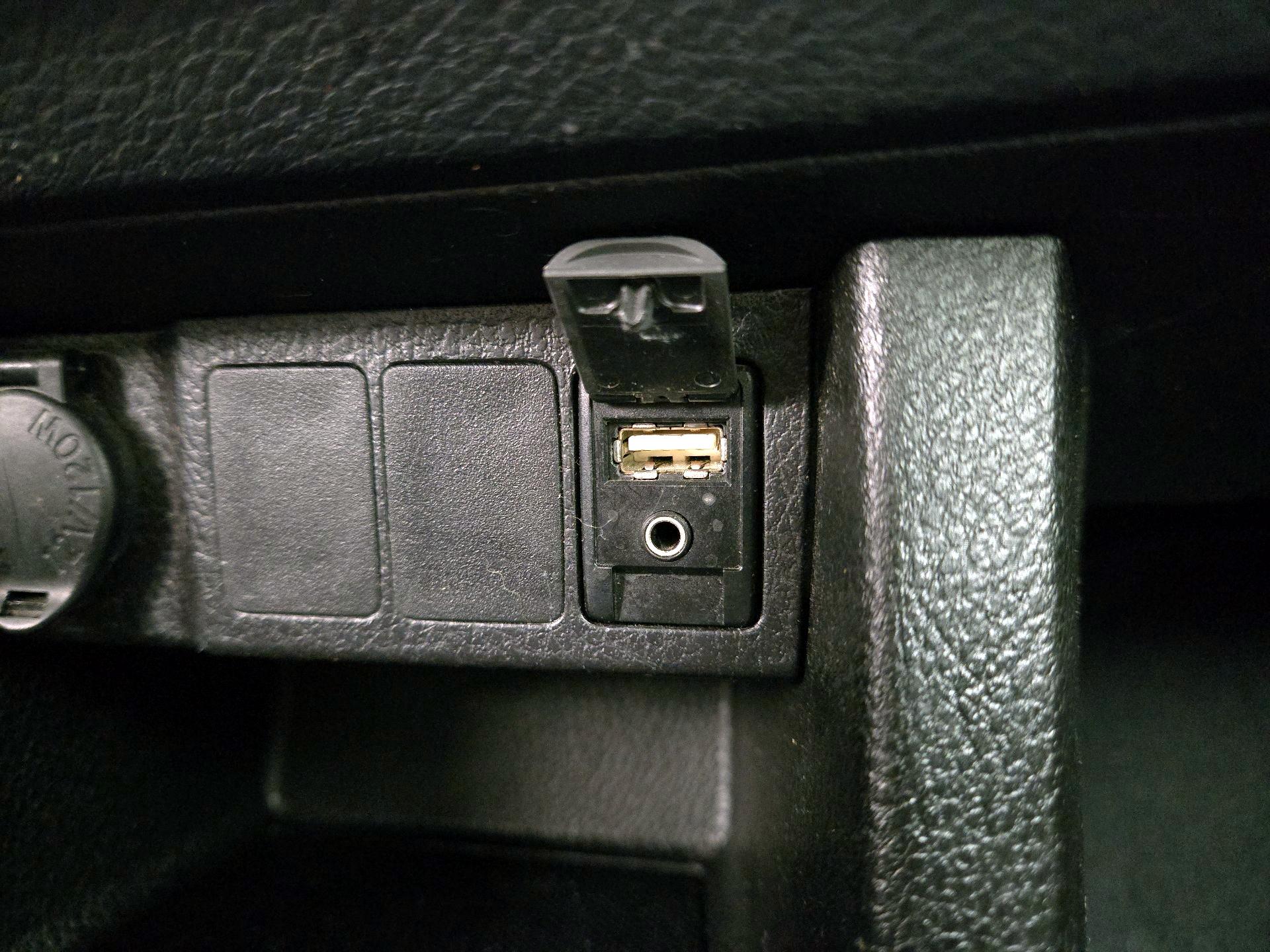 Thumbnail: 2016 Toyota Corolla - 18