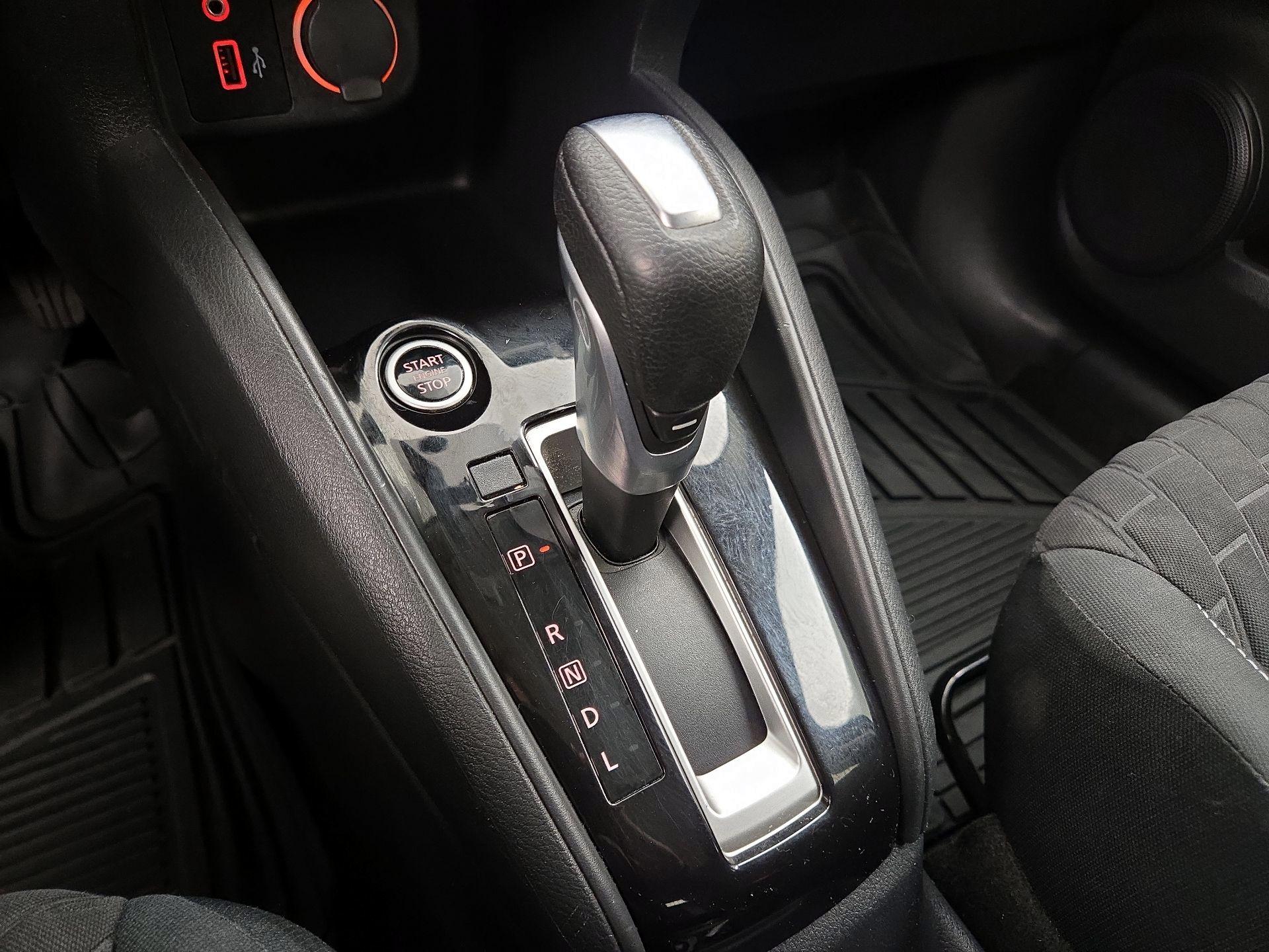 Thumbnail: 2021 Nissan Kicks - 17