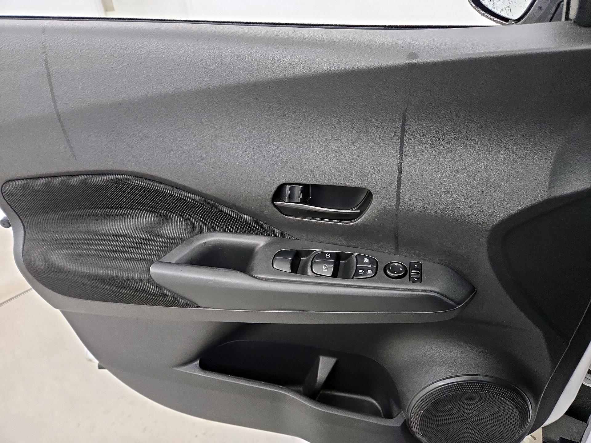 Thumbnail: 2021 Nissan Kicks - 12