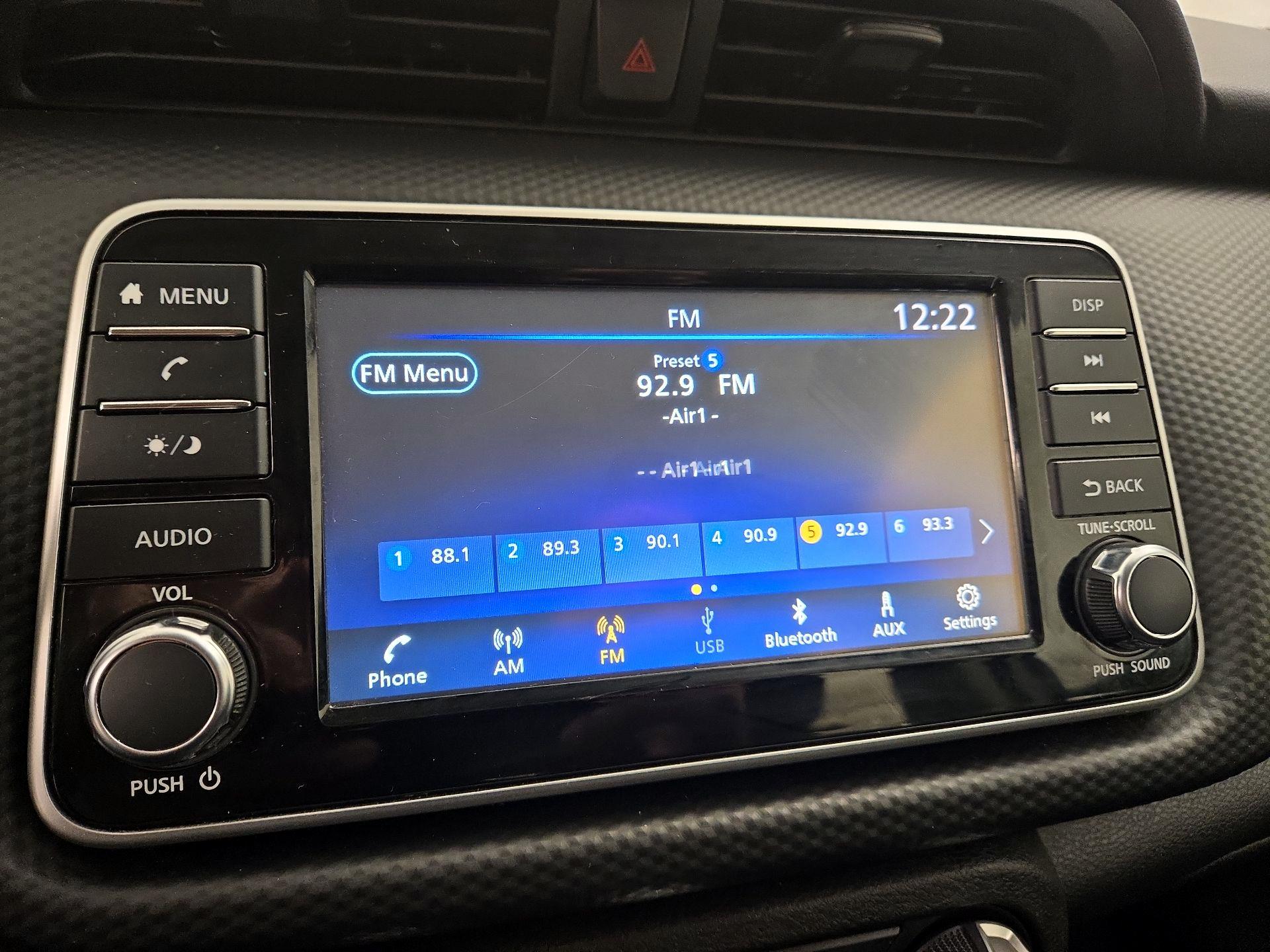 Thumbnail: 2021 Nissan Kicks - 15