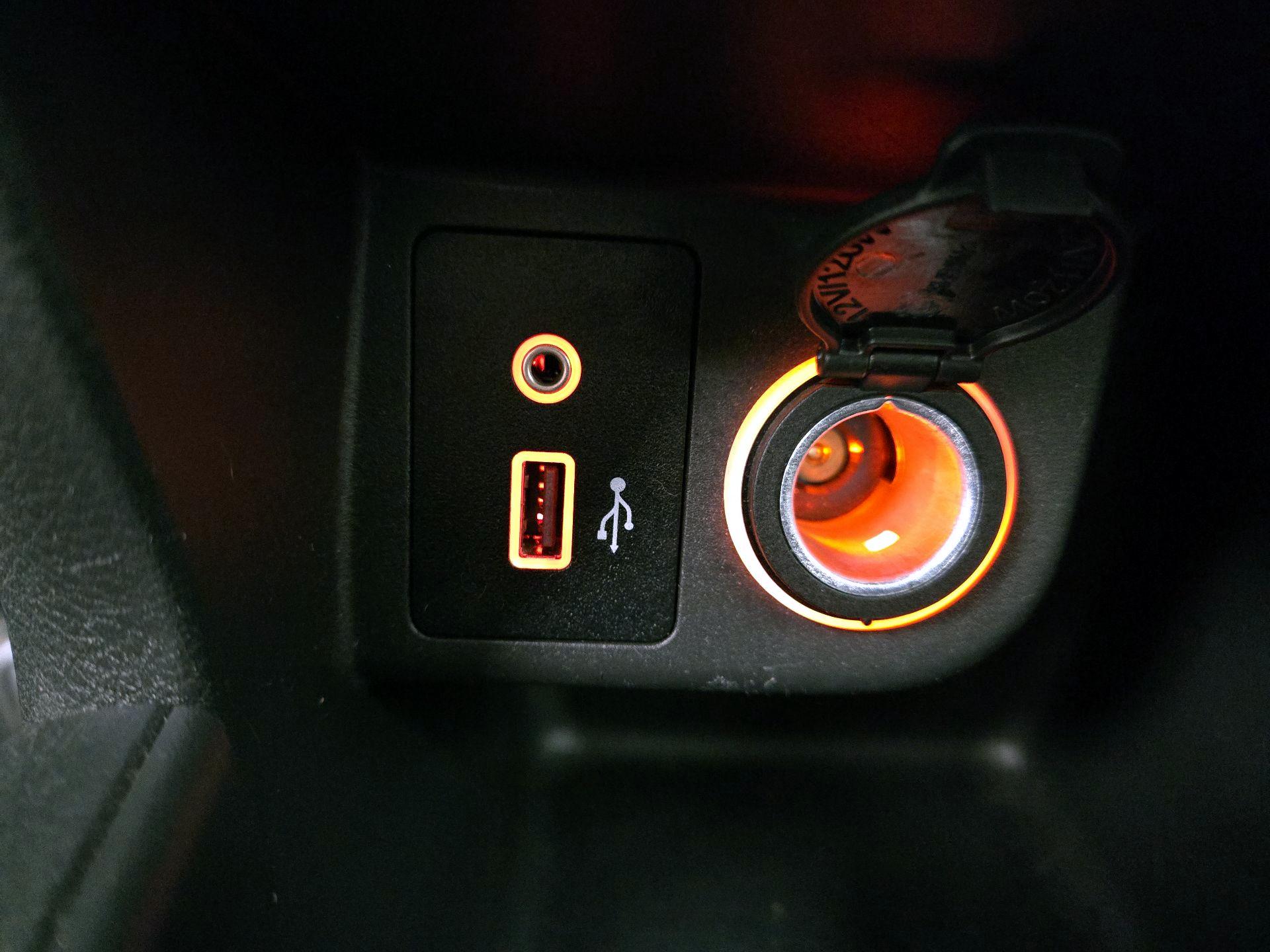 Thumbnail: 2021 Nissan Kicks - 18