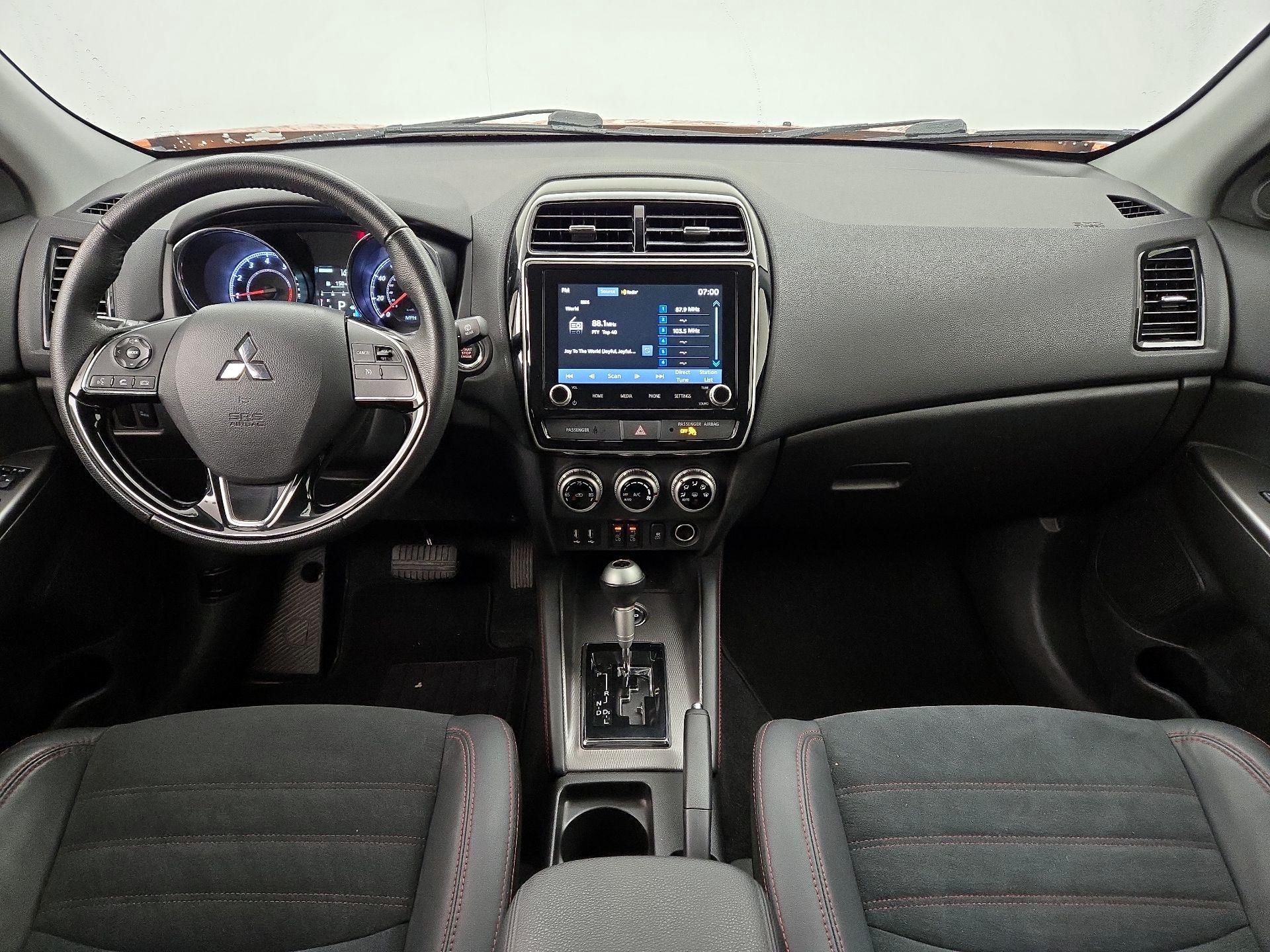 Thumbnail: 2023 Mitsubishi Outlander Sport - 9