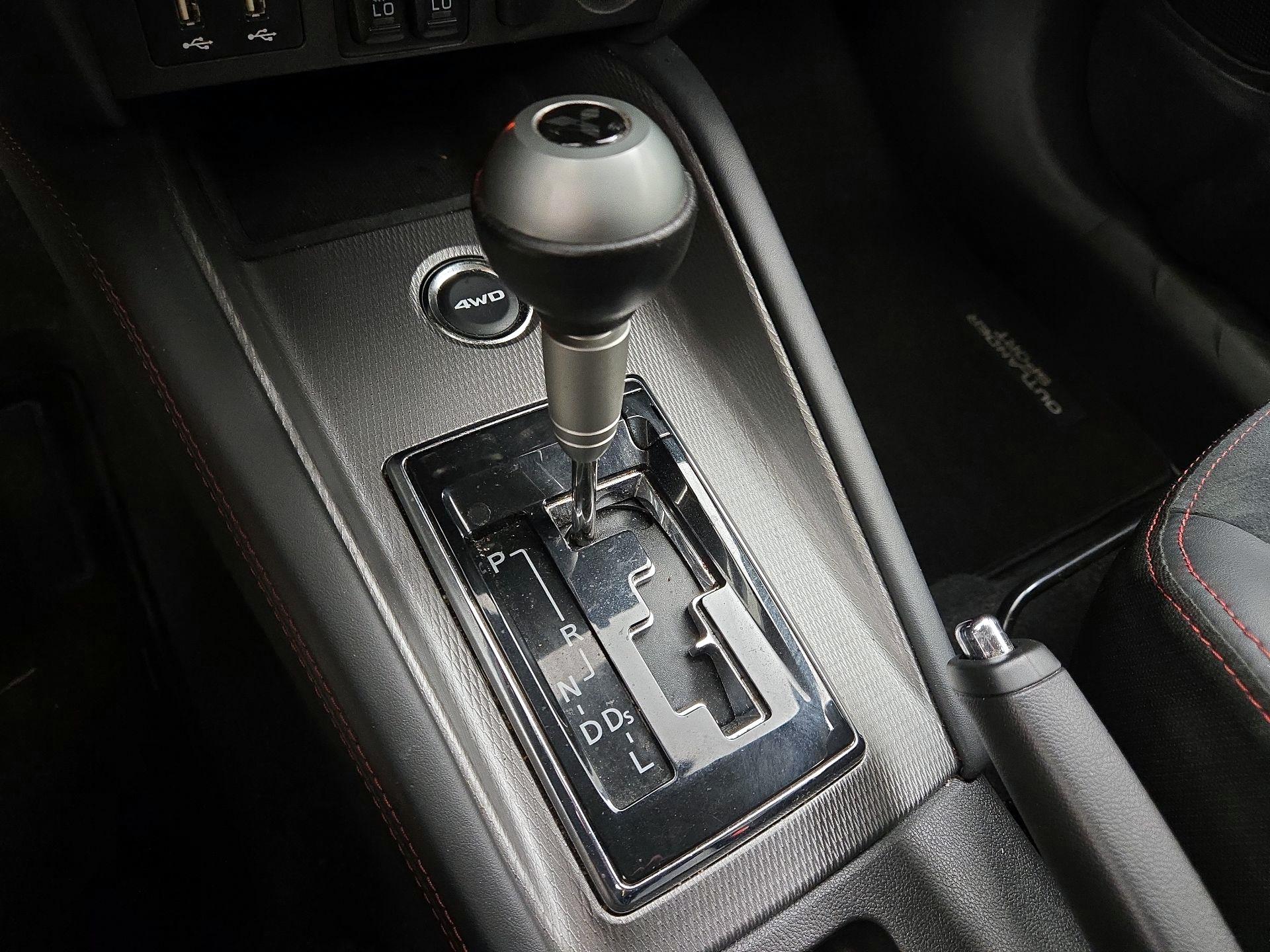 Thumbnail: 2023 Mitsubishi Outlander Sport - 17