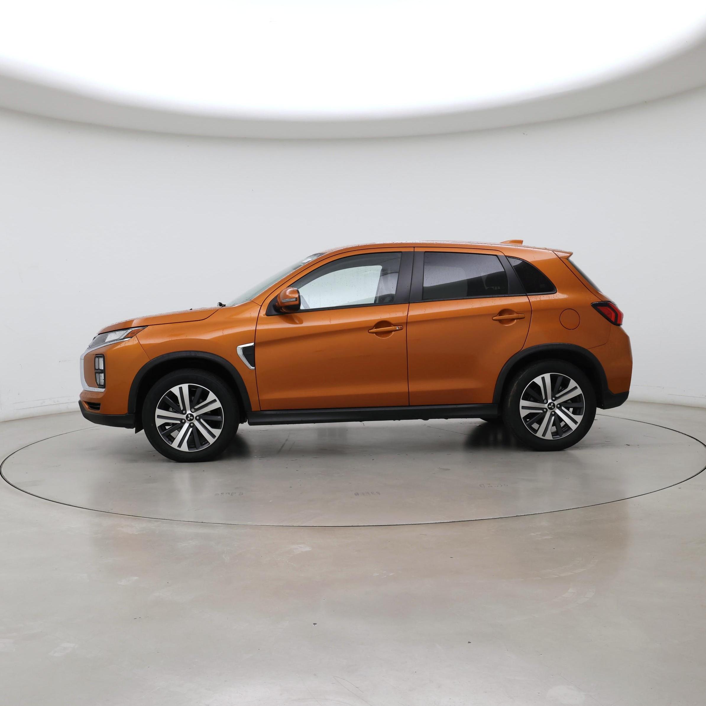 Thumbnail: 2023 Mitsubishi Outlander Sport - 3