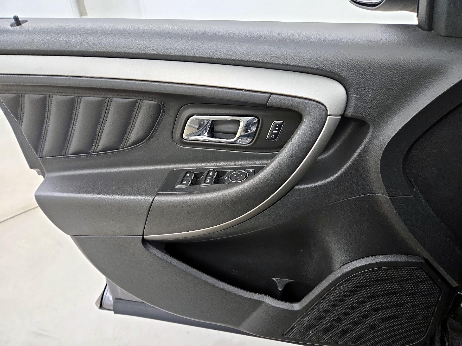 Thumbnail: 2014 Ford Taurus - 12