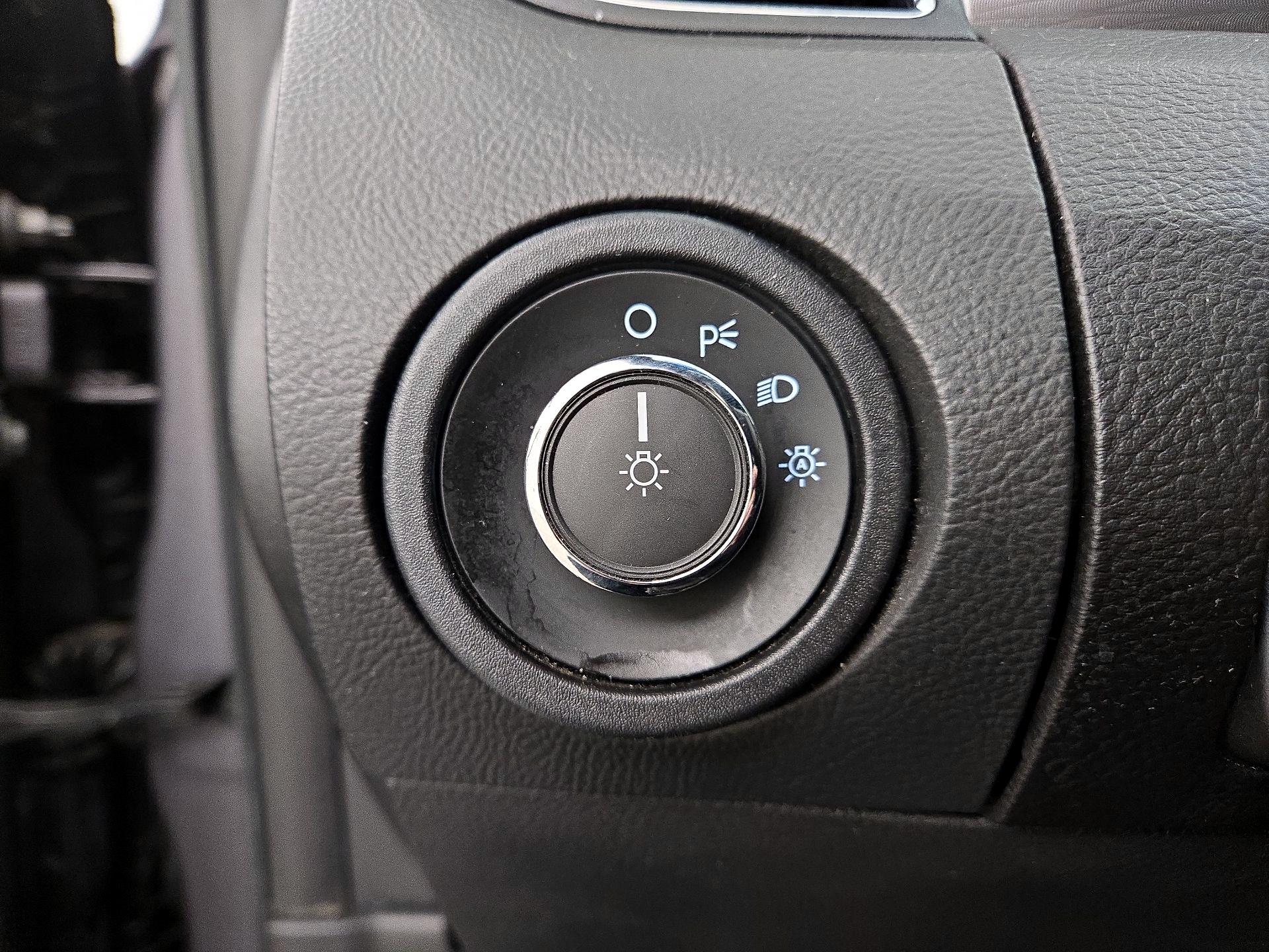 Thumbnail: 2014 Ford Taurus - 13