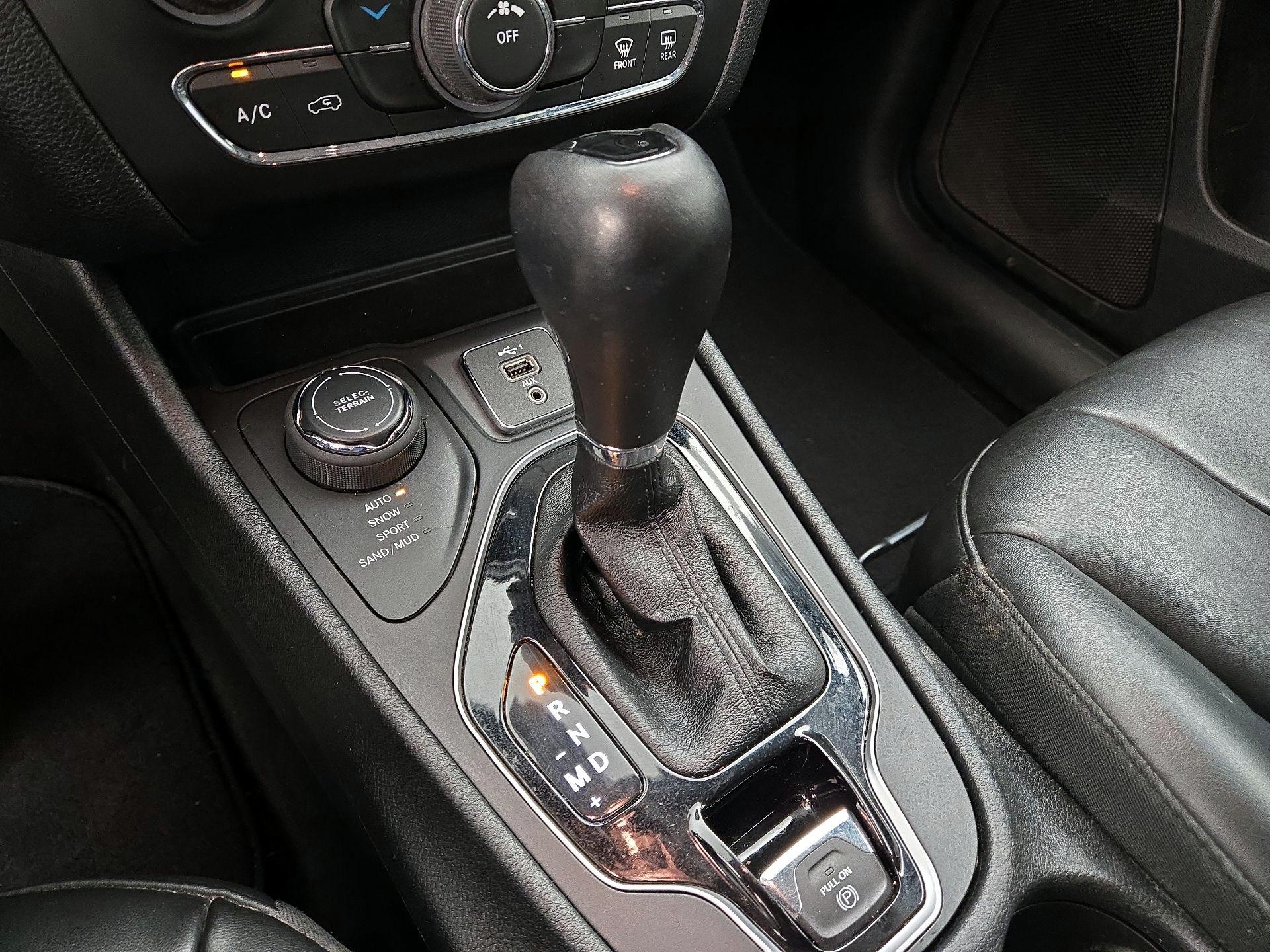 Thumbnail: 2022 Jeep Cherokee - 17