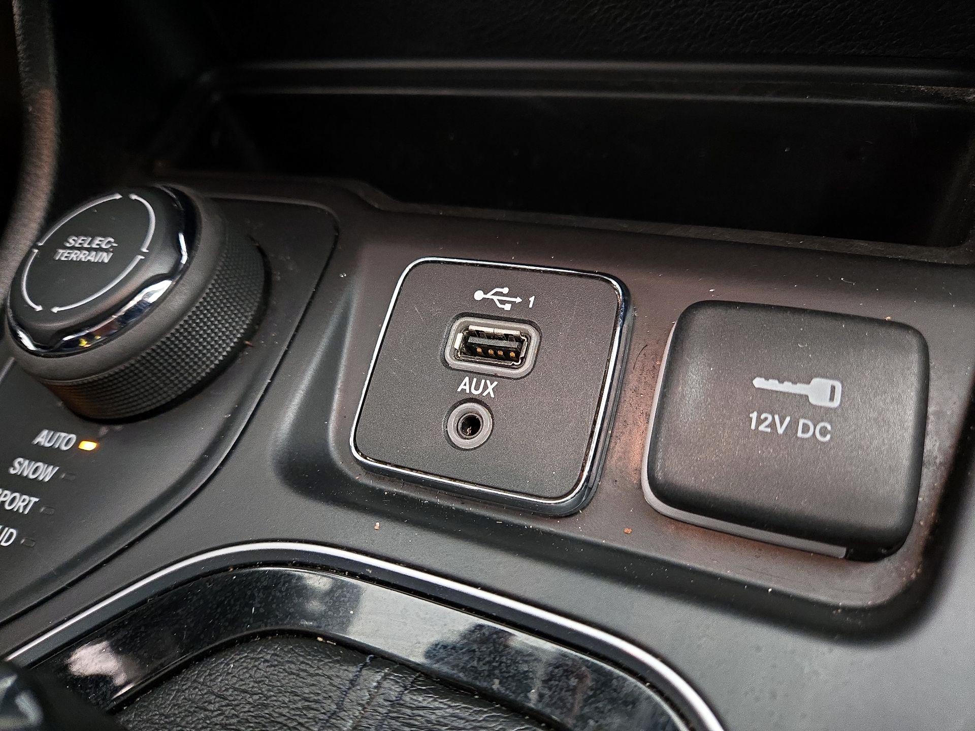 Thumbnail: 2022 Jeep Cherokee - 18