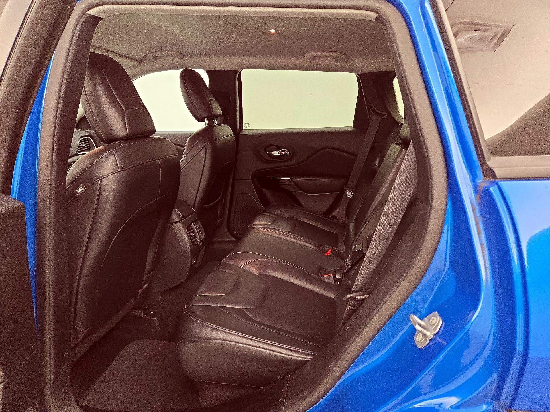 Thumbnail: 2022 Jeep Cherokee - 19