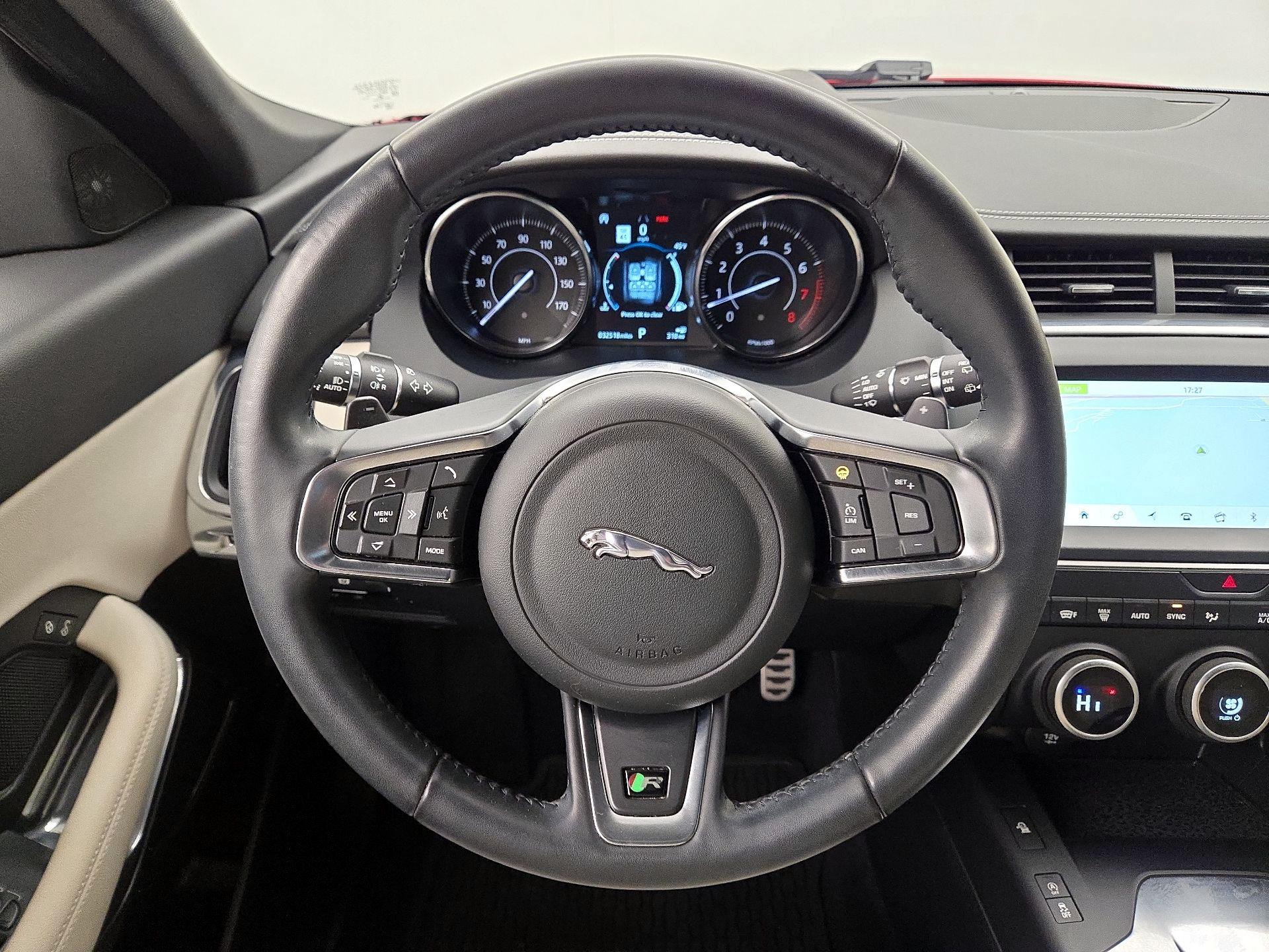 Thumbnail: 2019 Jaguar E-Pace - 10