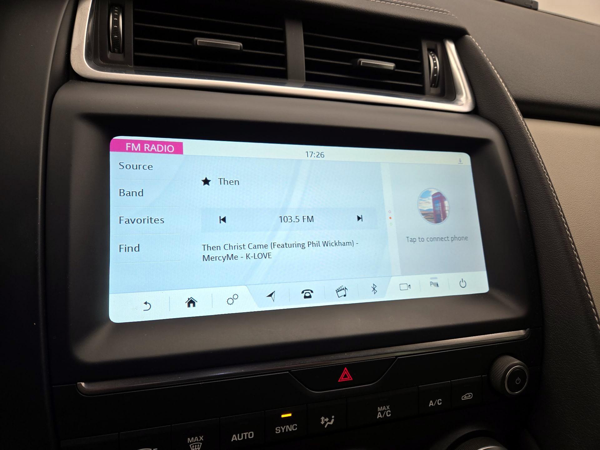 Thumbnail: 2019 Jaguar E-Pace - 16