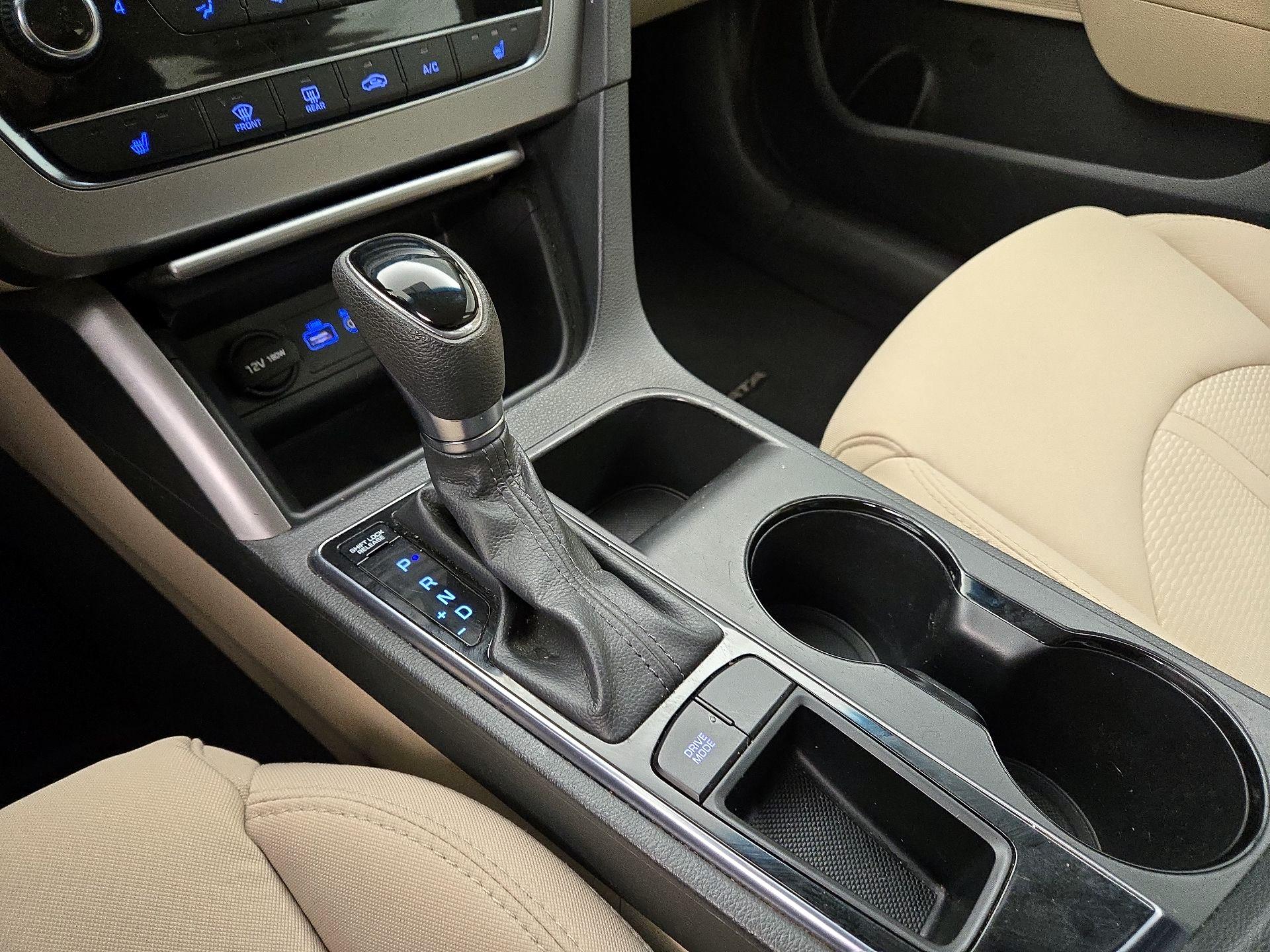 Thumbnail: 2015 Hyundai Sonata - 17