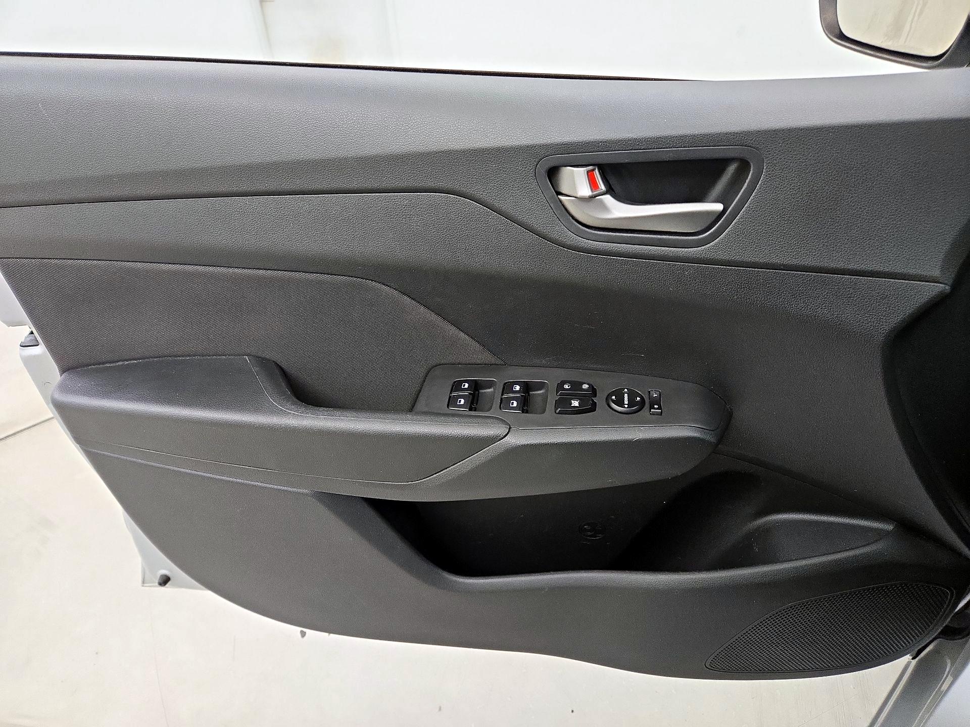 Thumbnail: 2021 Hyundai Accent - 12