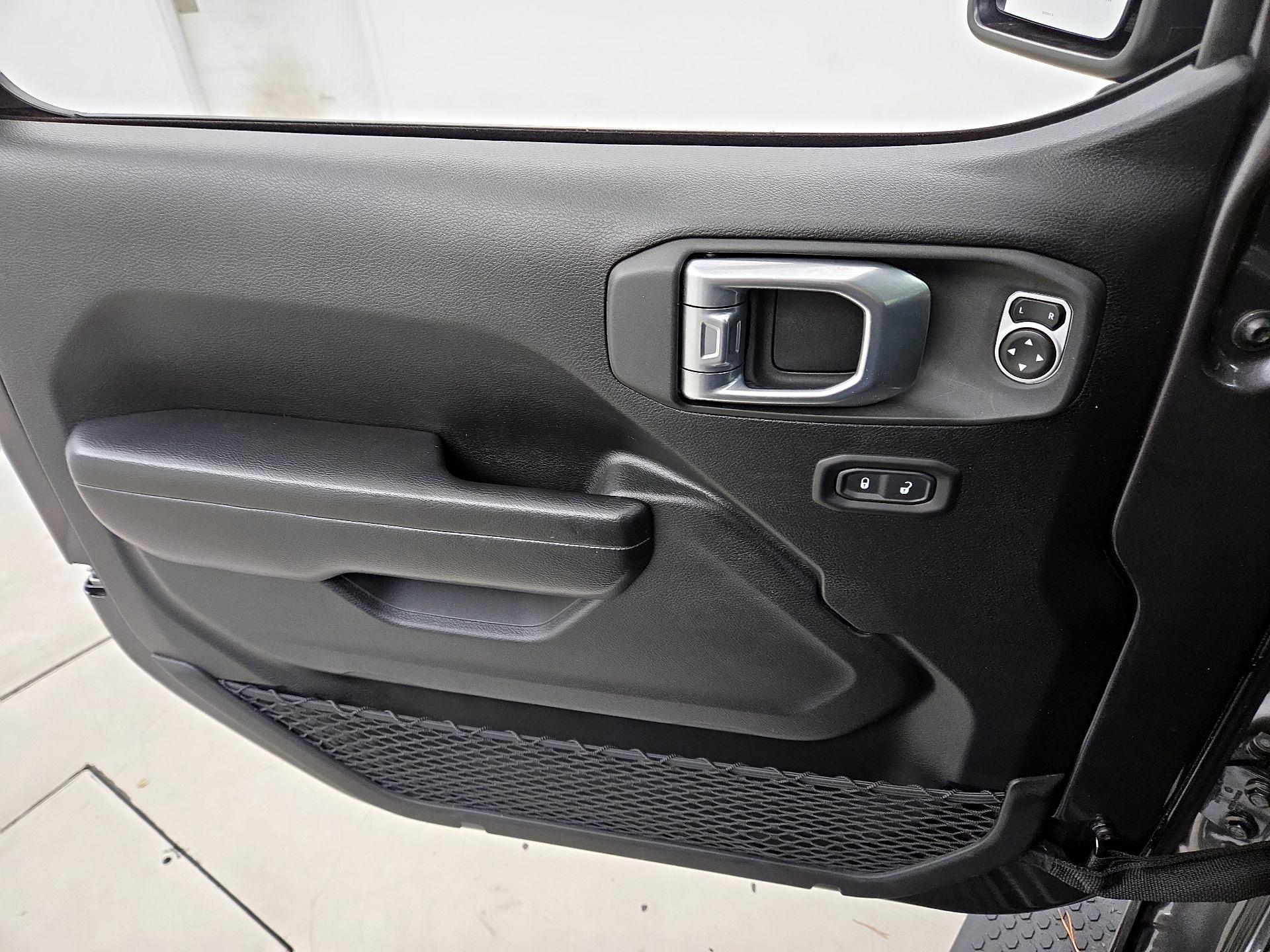 Thumbnail: 2020 Jeep Wrangler - 12