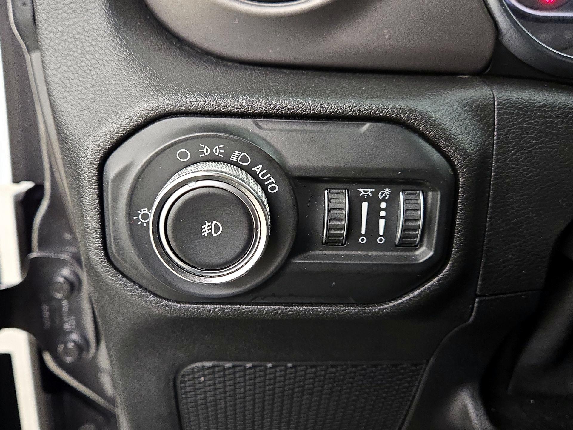 Thumbnail: 2020 Jeep Wrangler - 13