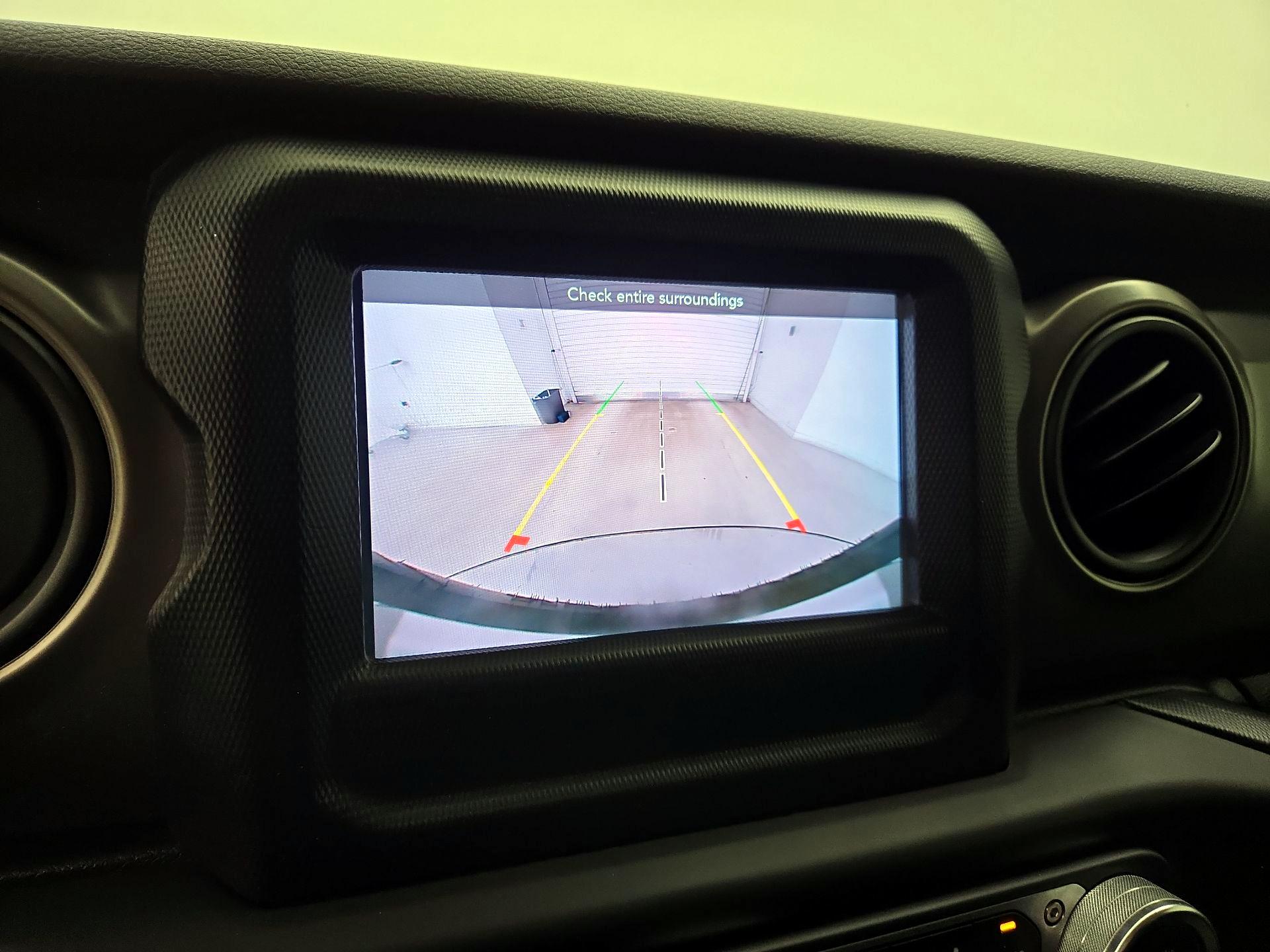 Thumbnail: 2020 Jeep Wrangler - 14