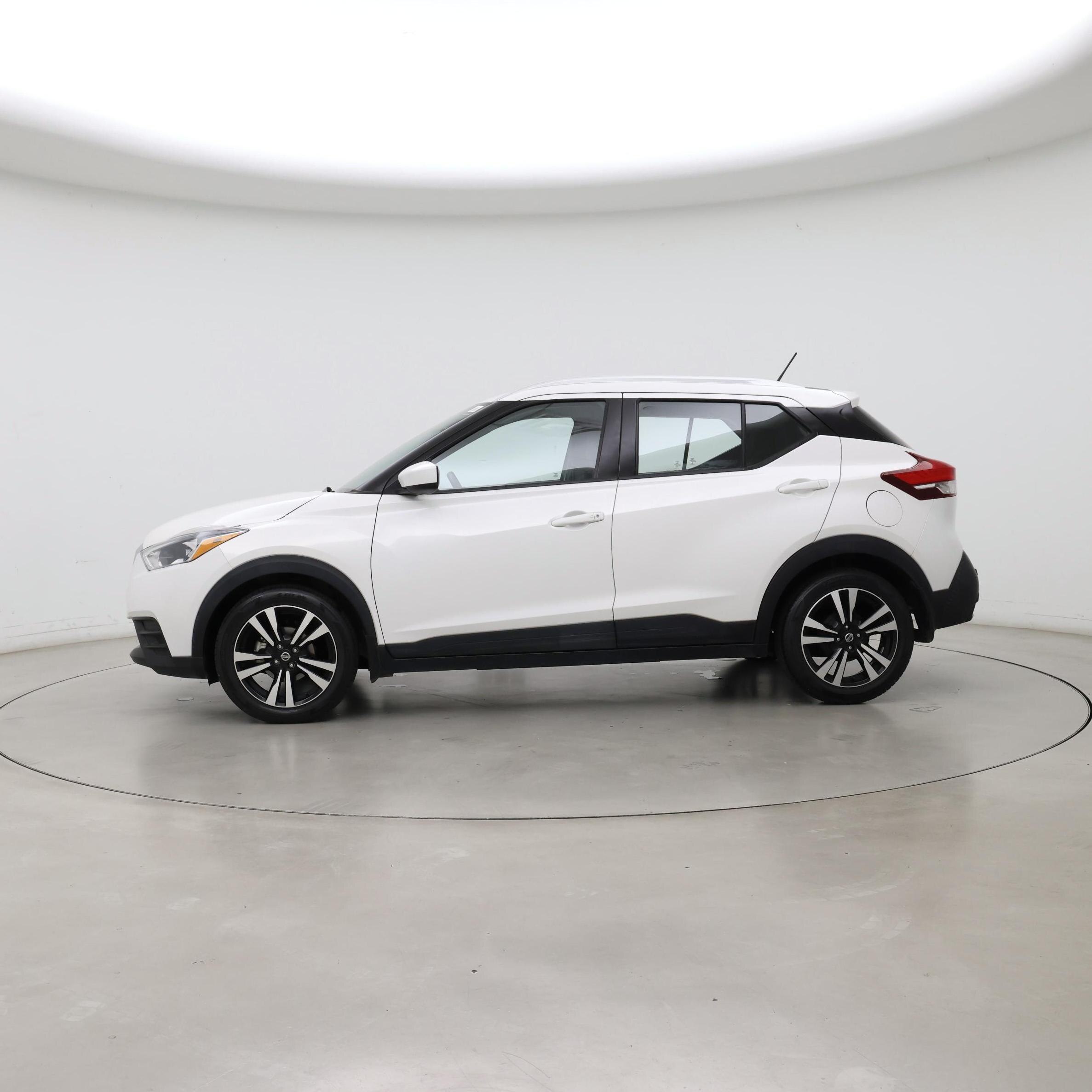 Thumbnail: 2020 Nissan Kicks - 3
