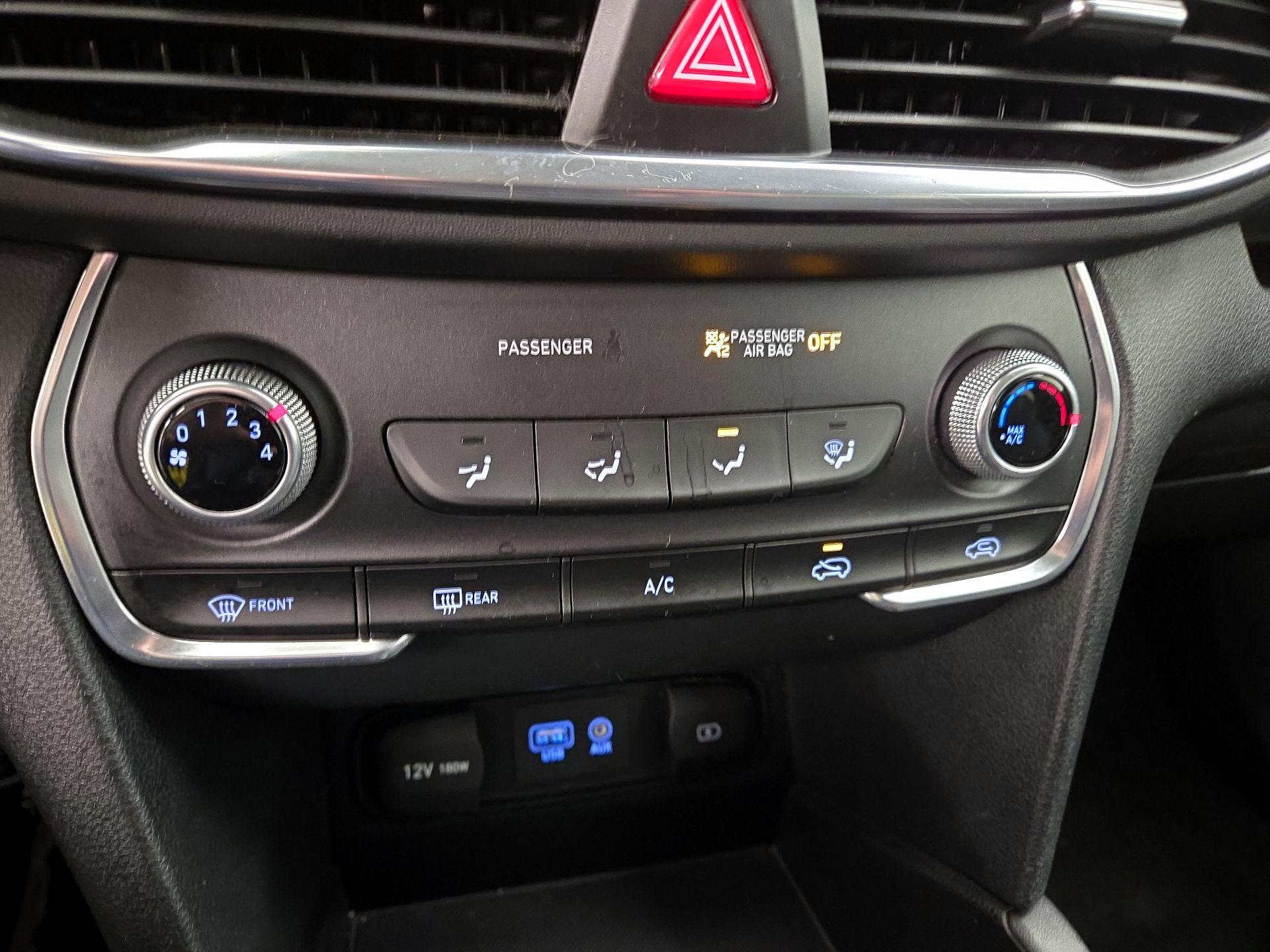 Thumbnail: 2020 Hyundai Santa Fe - 16