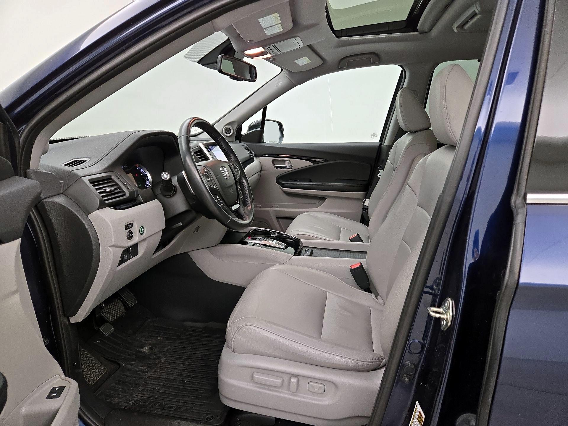 Thumbnail: 2016 Honda Pilot - 11