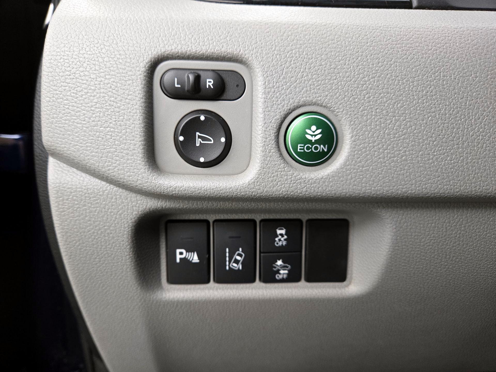 Thumbnail: 2016 Honda Pilot - 13