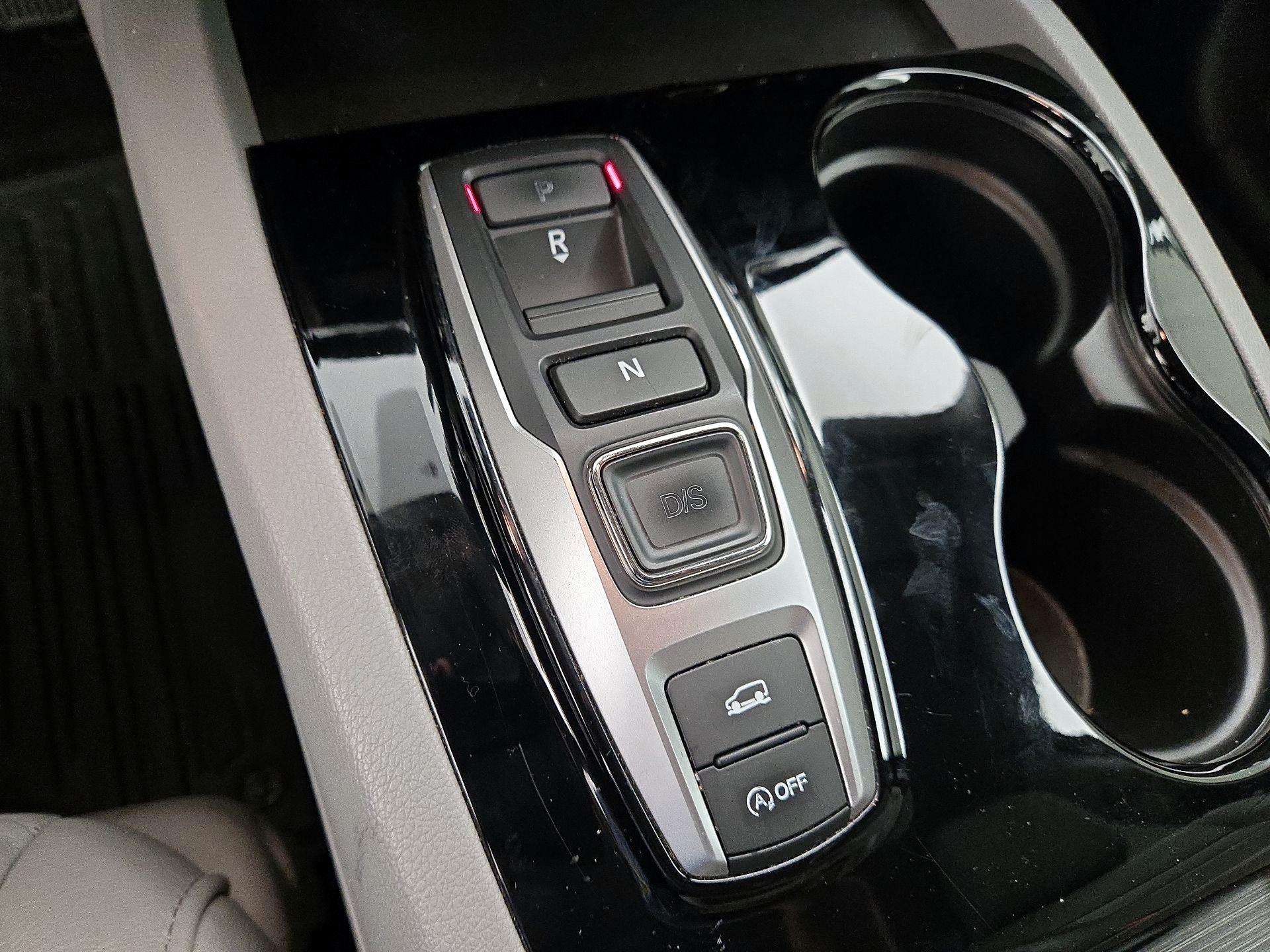 Thumbnail: 2016 Honda Pilot - 18