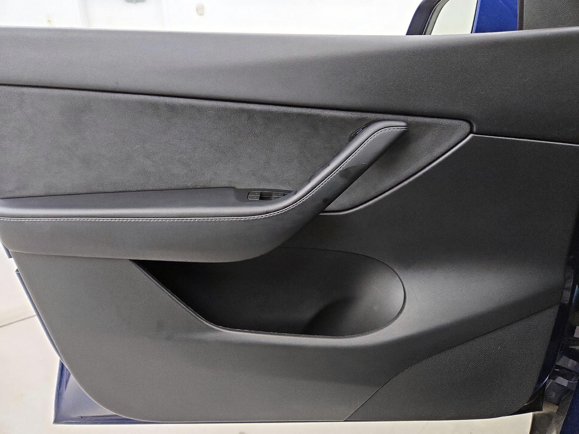 Thumbnail: 2022 Tesla Model Y - 12