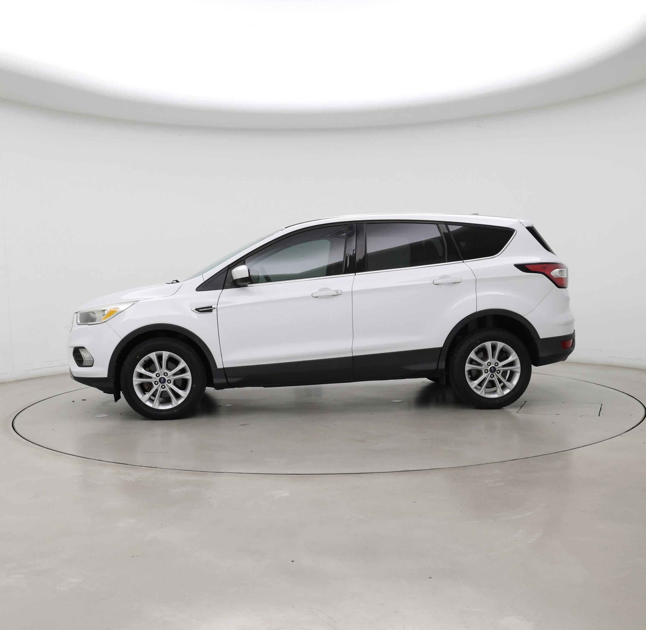 Thumbnail: 2017 Ford Escape - 3