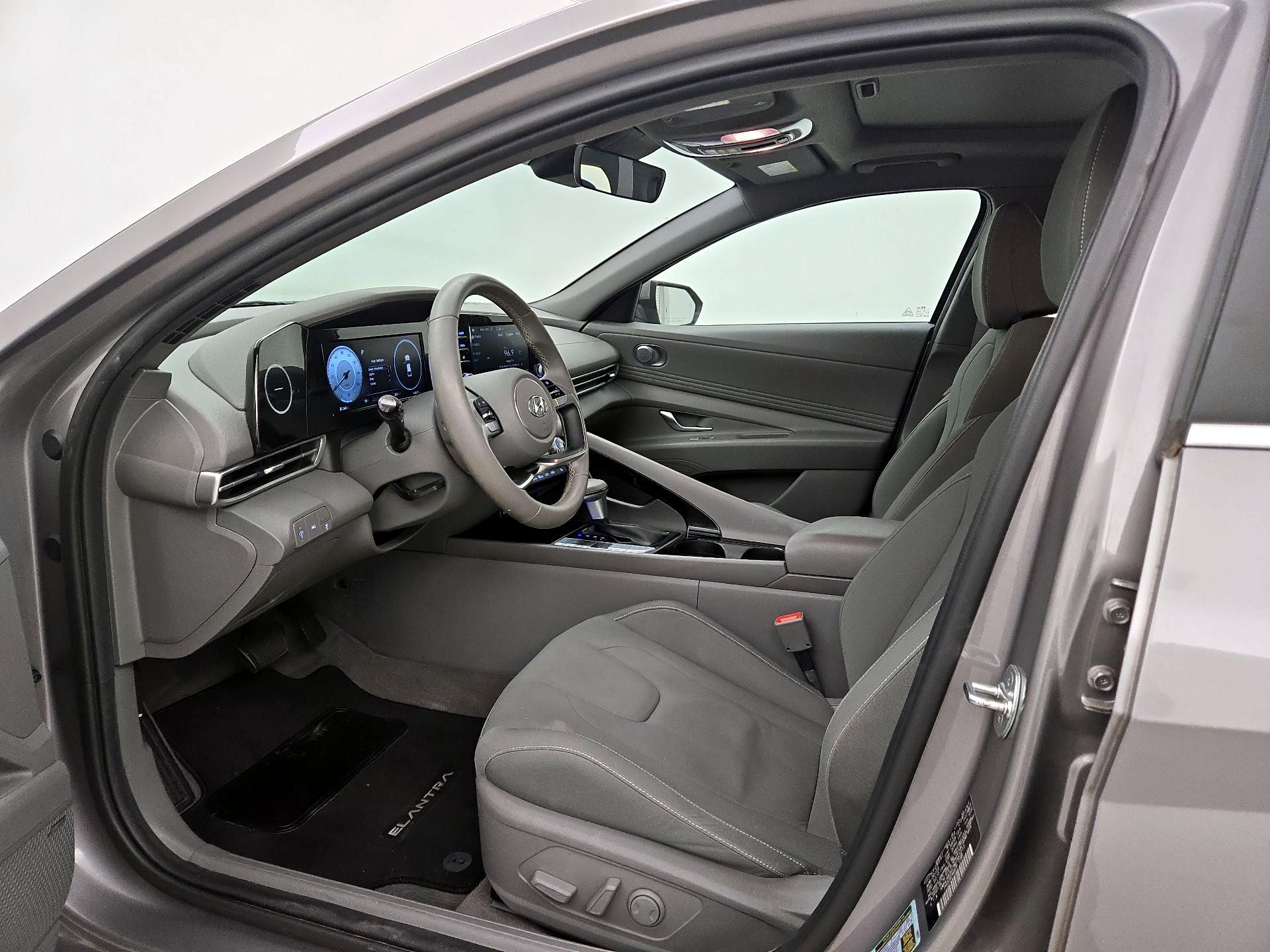 Thumbnail: 2022 Hyundai Elantra - 11